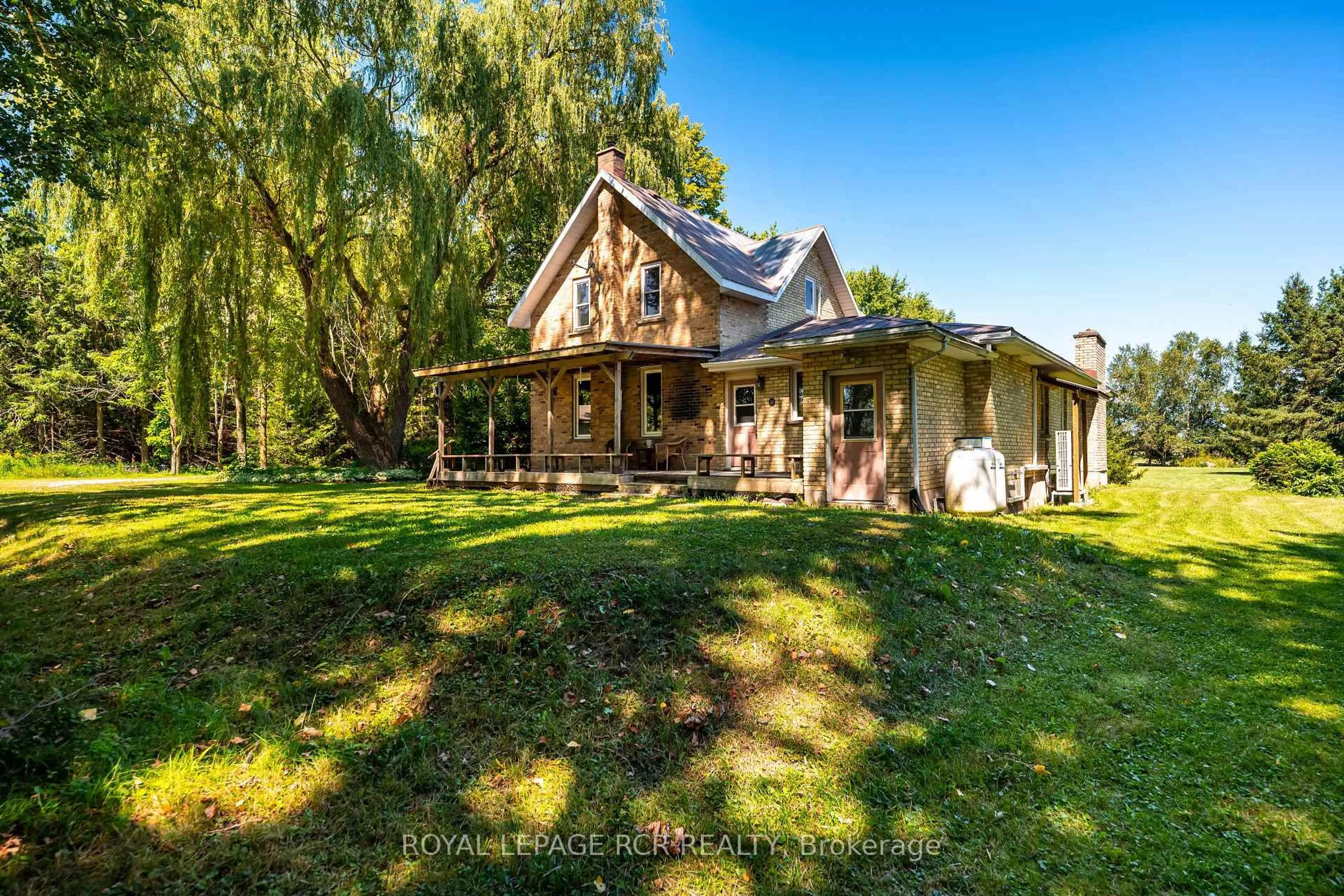 A pic from outside/outdoor area/front of a property/back of a property/a pic from drone, unknown for 1319 10 Concession, Brockton Ontario N0G 1W0