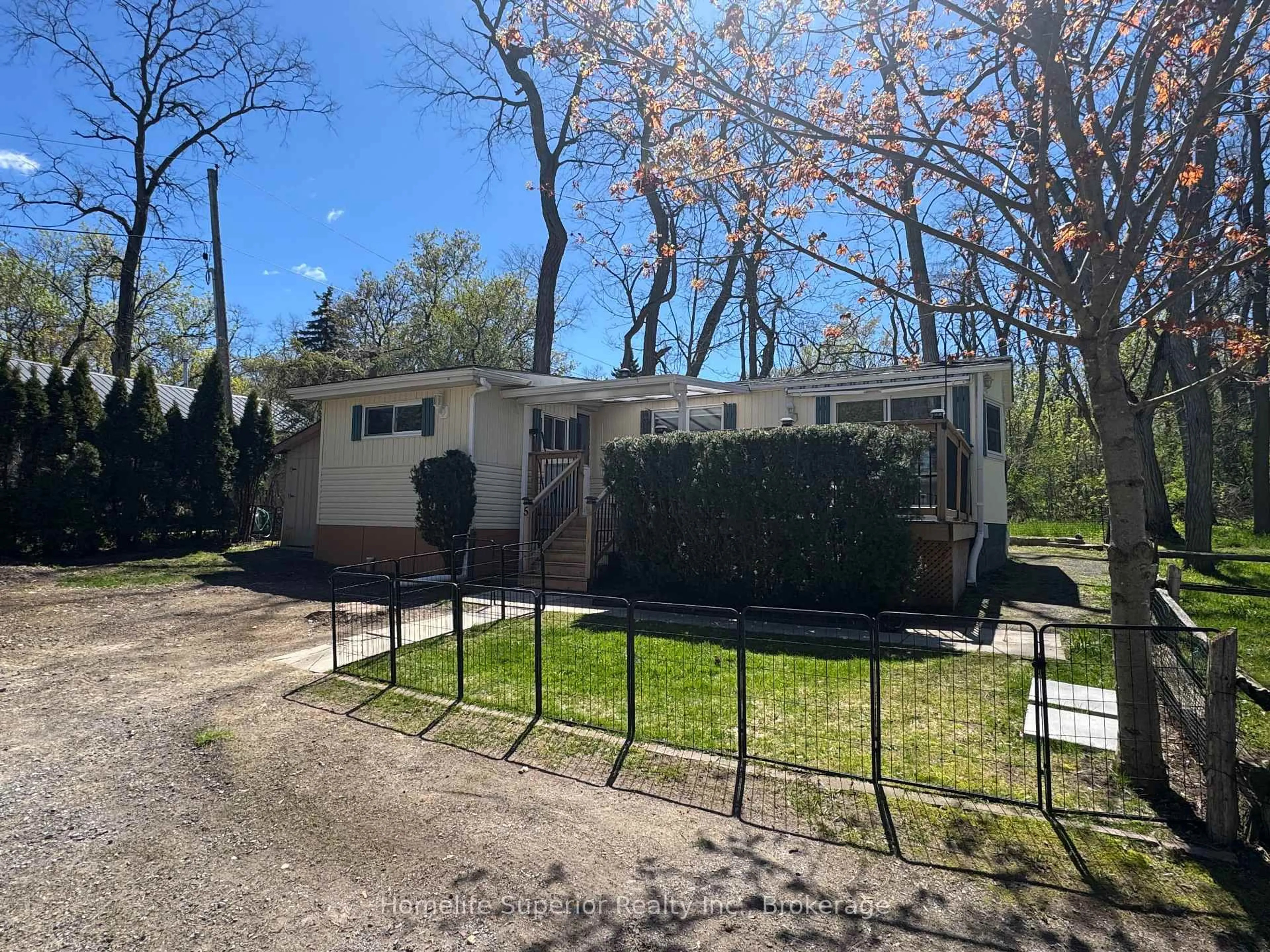 A pic from outside/outdoor area/front of a property/back of a property/a pic from drone, street for 485-5139 Halstead Beach Rd #5, Hamilton Township Ontario K0L 1E0