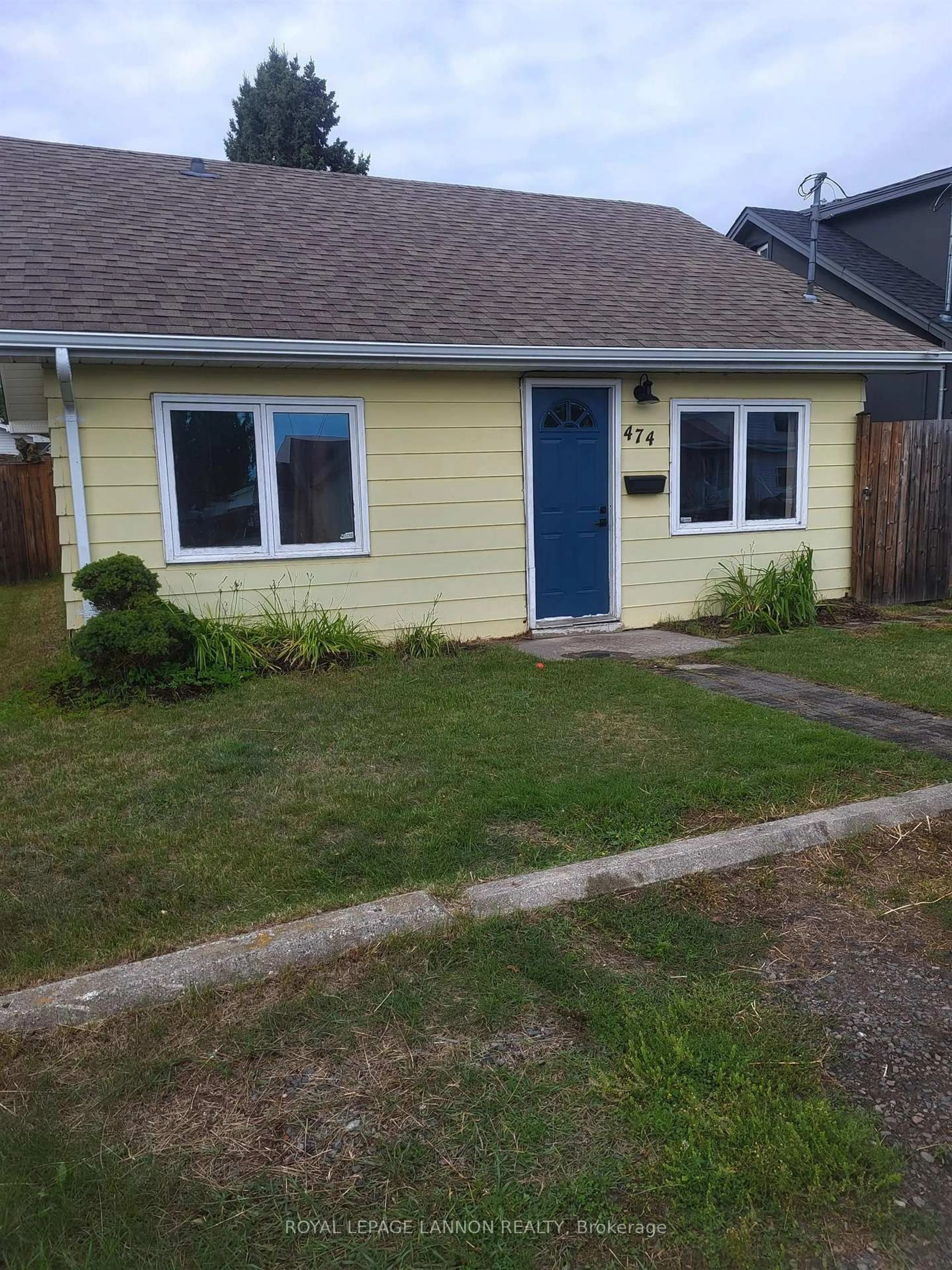 A pic from outside/outdoor area/front of a property/back of a property/a pic from drone, street for 474 Marion St, Thunder Bay Ontario P7A 1E1