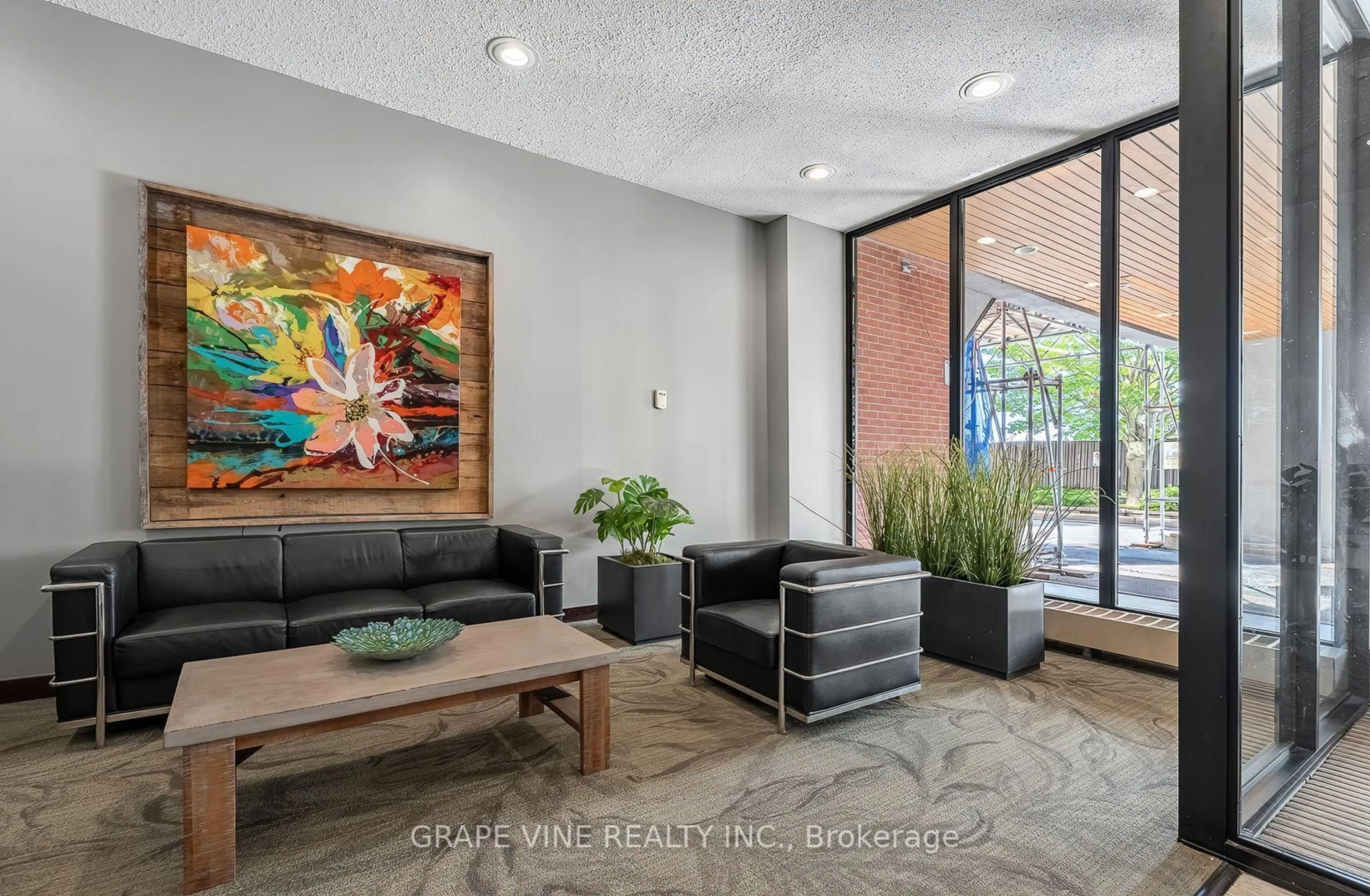 Lobby for 2951 Riverside Dr #504, Ottawa Ontario K1V 8W6