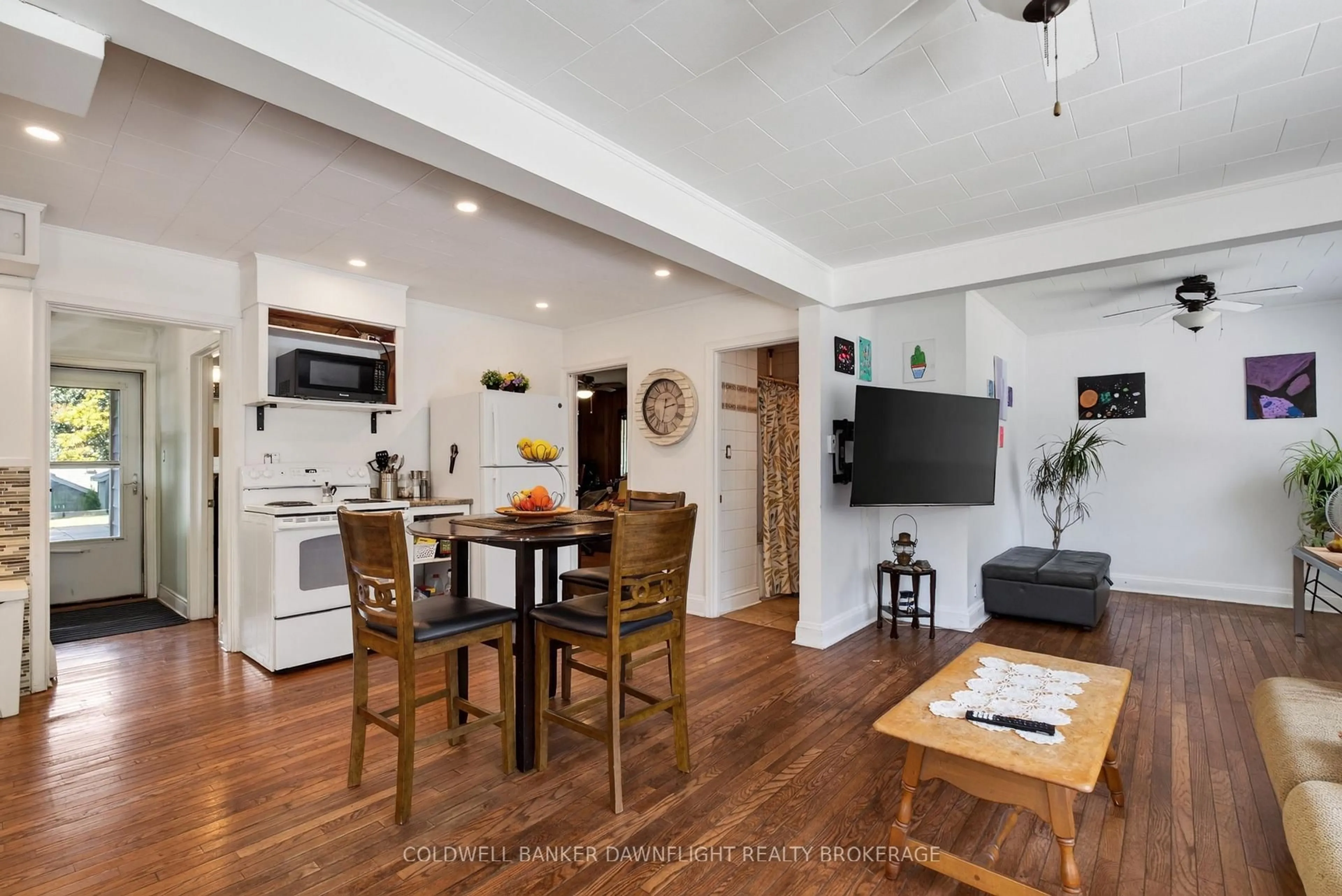 Open concept kitchen, unknown for 13 Warwick Ave, Lambton Shores Ontario N0M 1T0