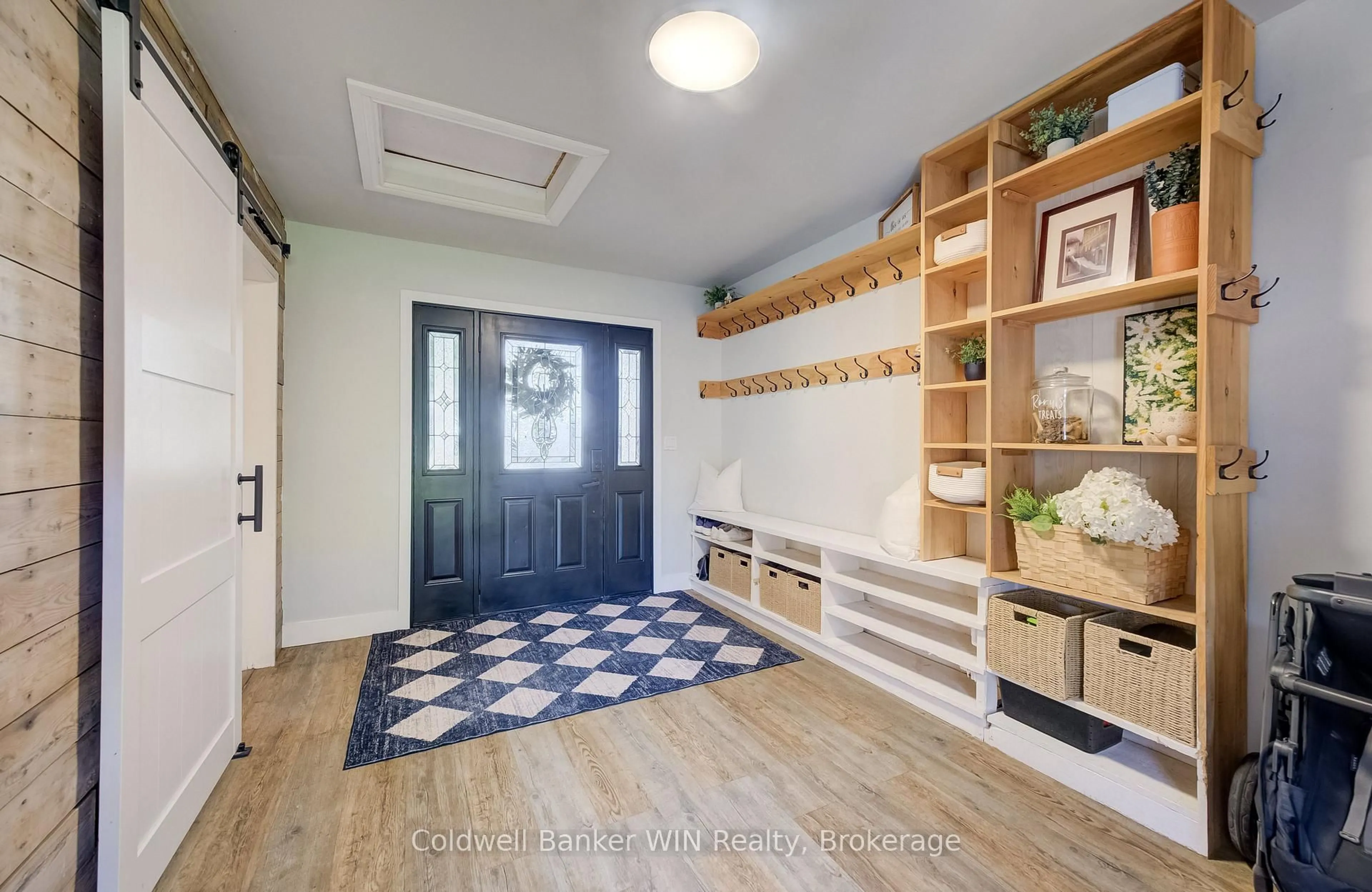 Indoor entryway for 340 Sligo Rd, Wellington North Ontario N0G 2L1