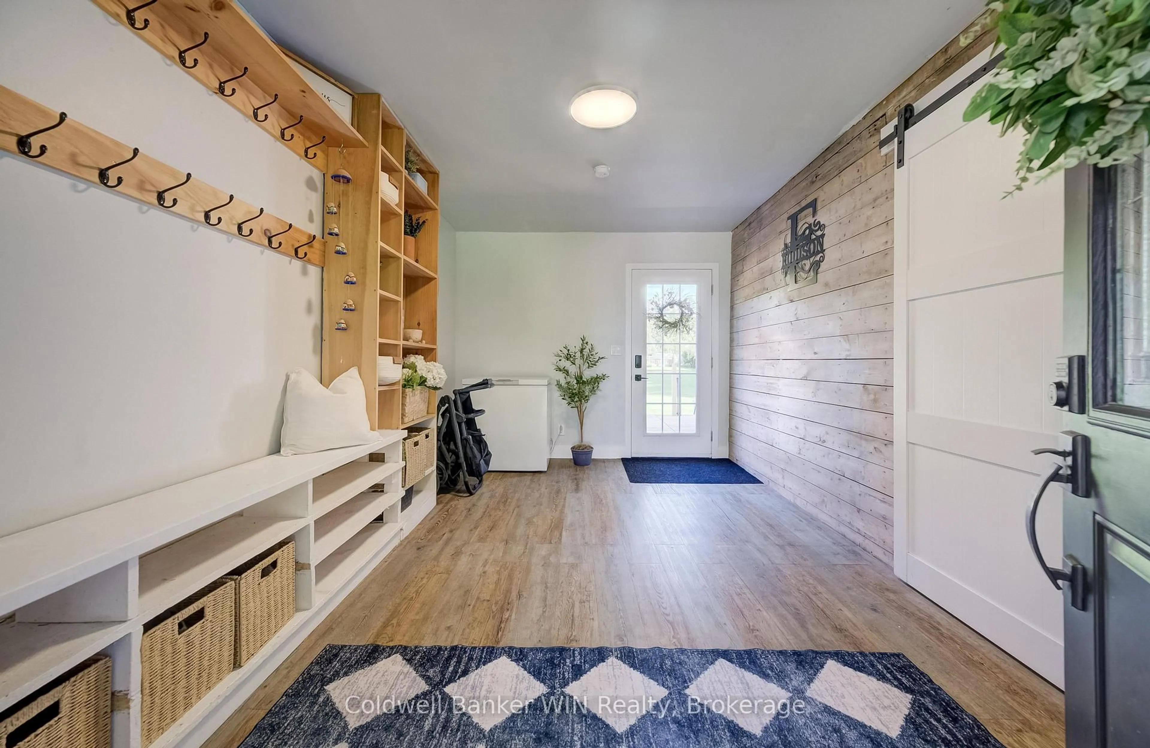 Indoor entryway for 340 Sligo Rd, Wellington North Ontario N0G 2L1
