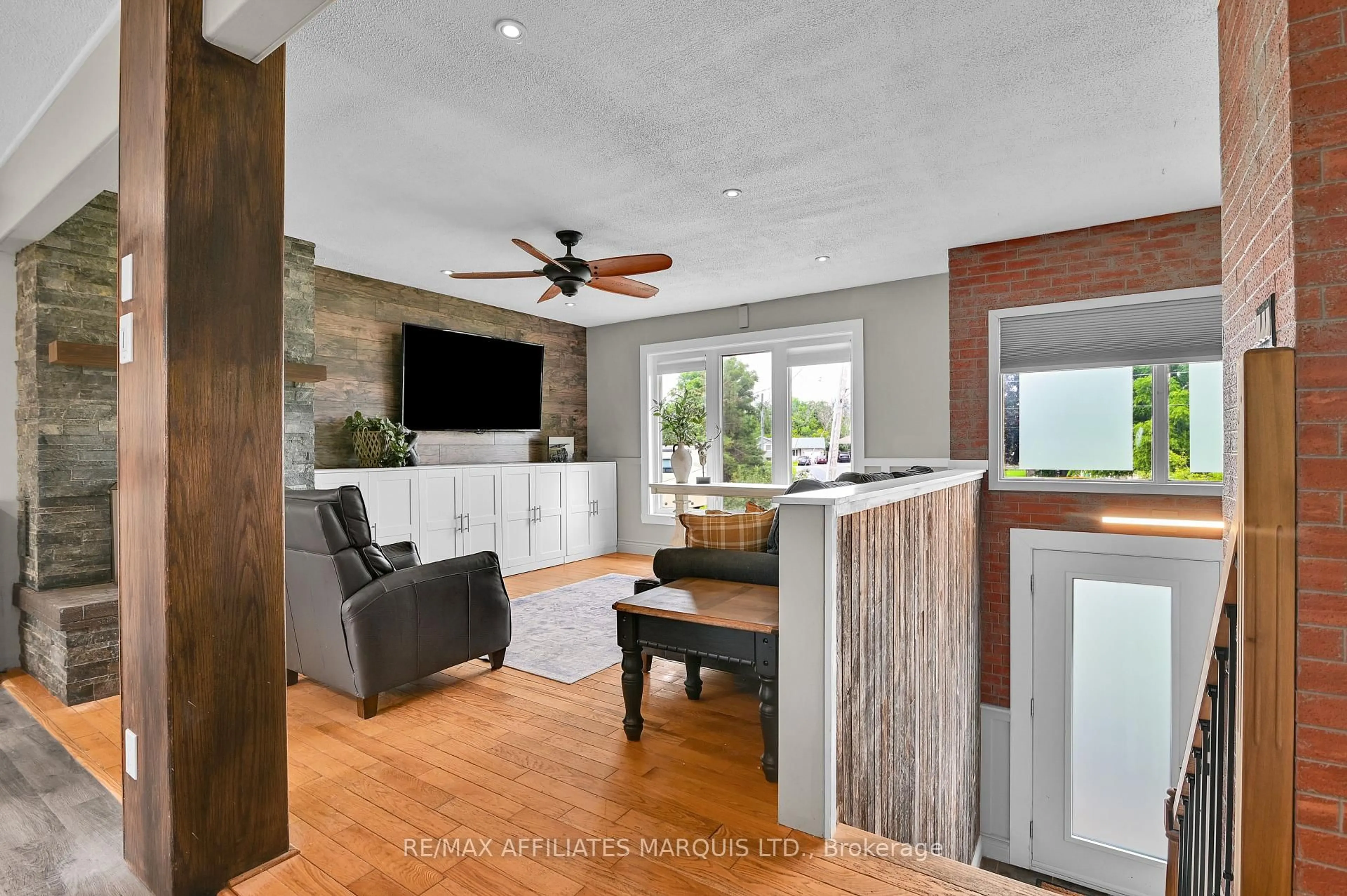 Open concept kitchen, unknown for 422 HILBERT Ave, Cornwall Ontario K6K 1H5