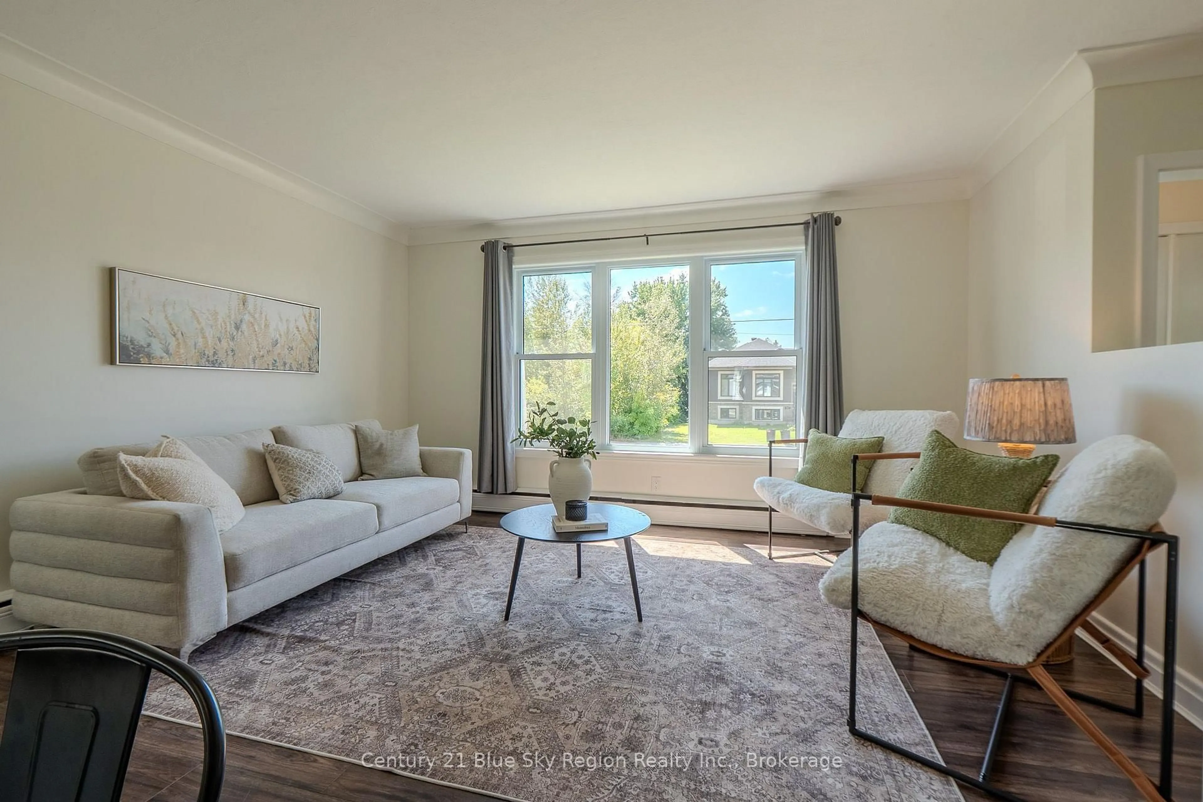 Living room with furniture, unknown for 918 COPELAND St, North Bay Ontario P1B 3E4