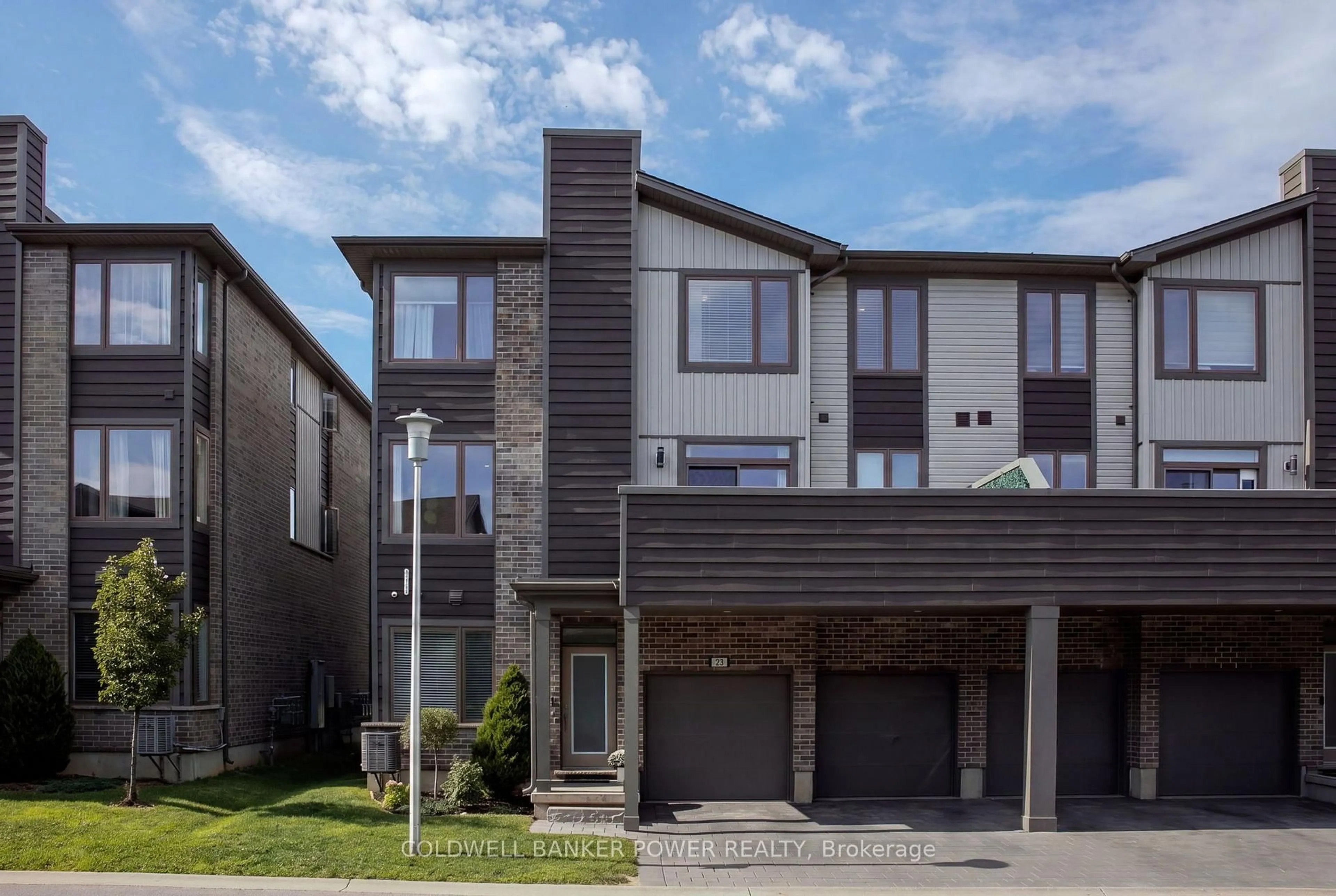 Home with vinyl exterior material, street for 1960 Dalmagarry Rd #23, London North Ontario N6G 0T8