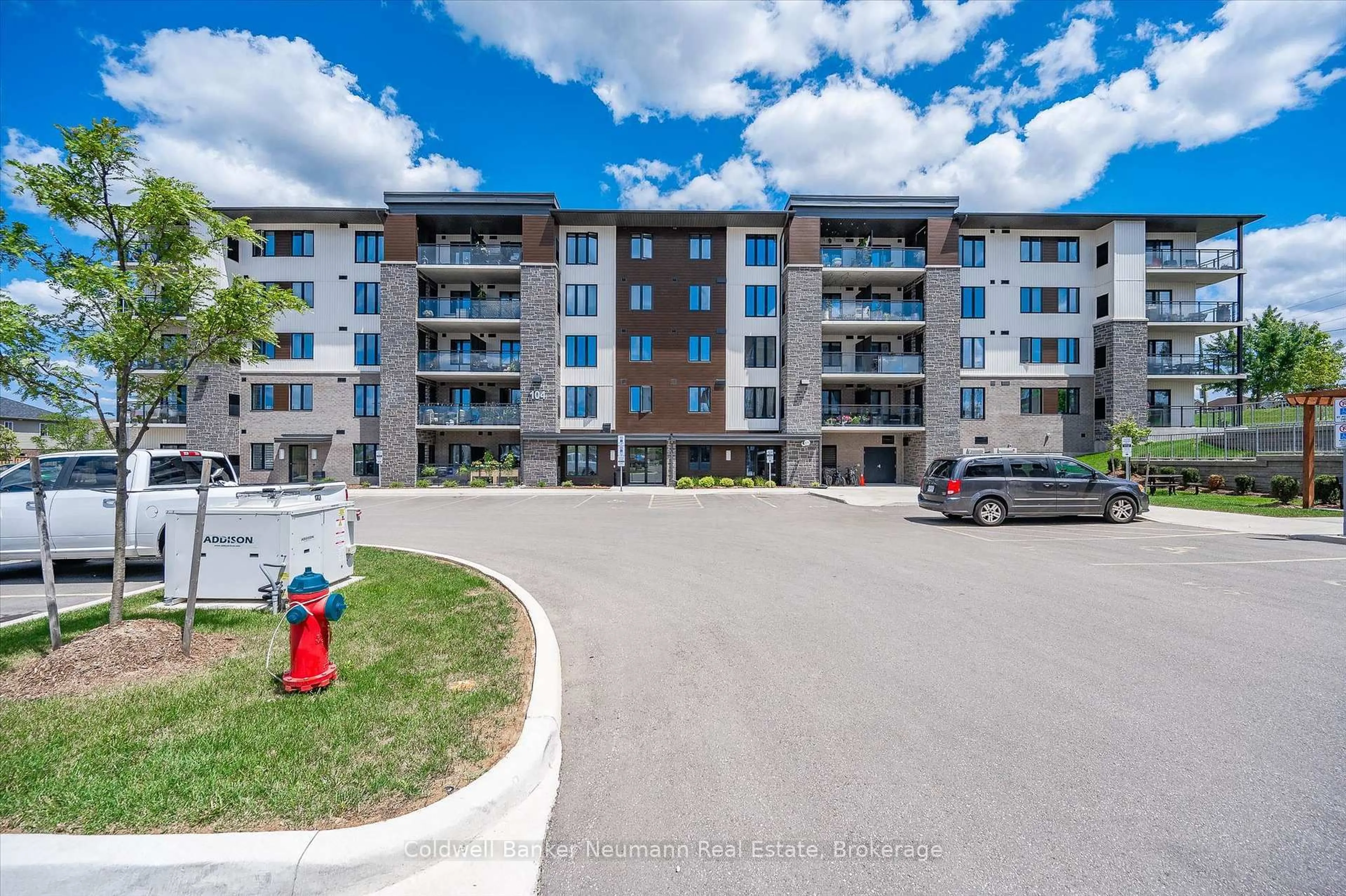 Patio, unknown for 104 Summit Ridge Dr #102, Guelph Ontario N1E 0R5