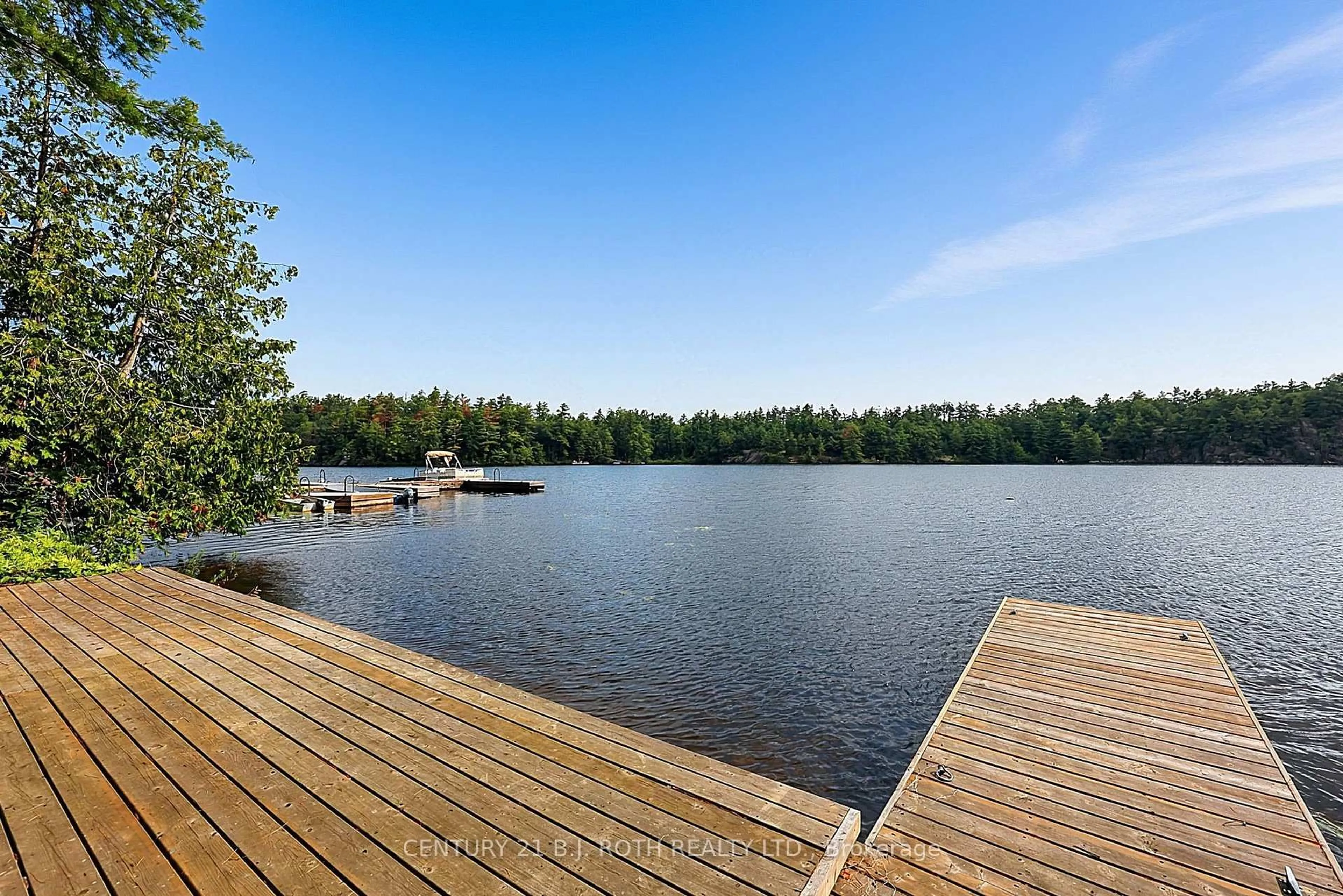 Patio, water/lake/river/ocean view for 1100 Hewitt St, Gravenhurst Ontario P1P 0C1