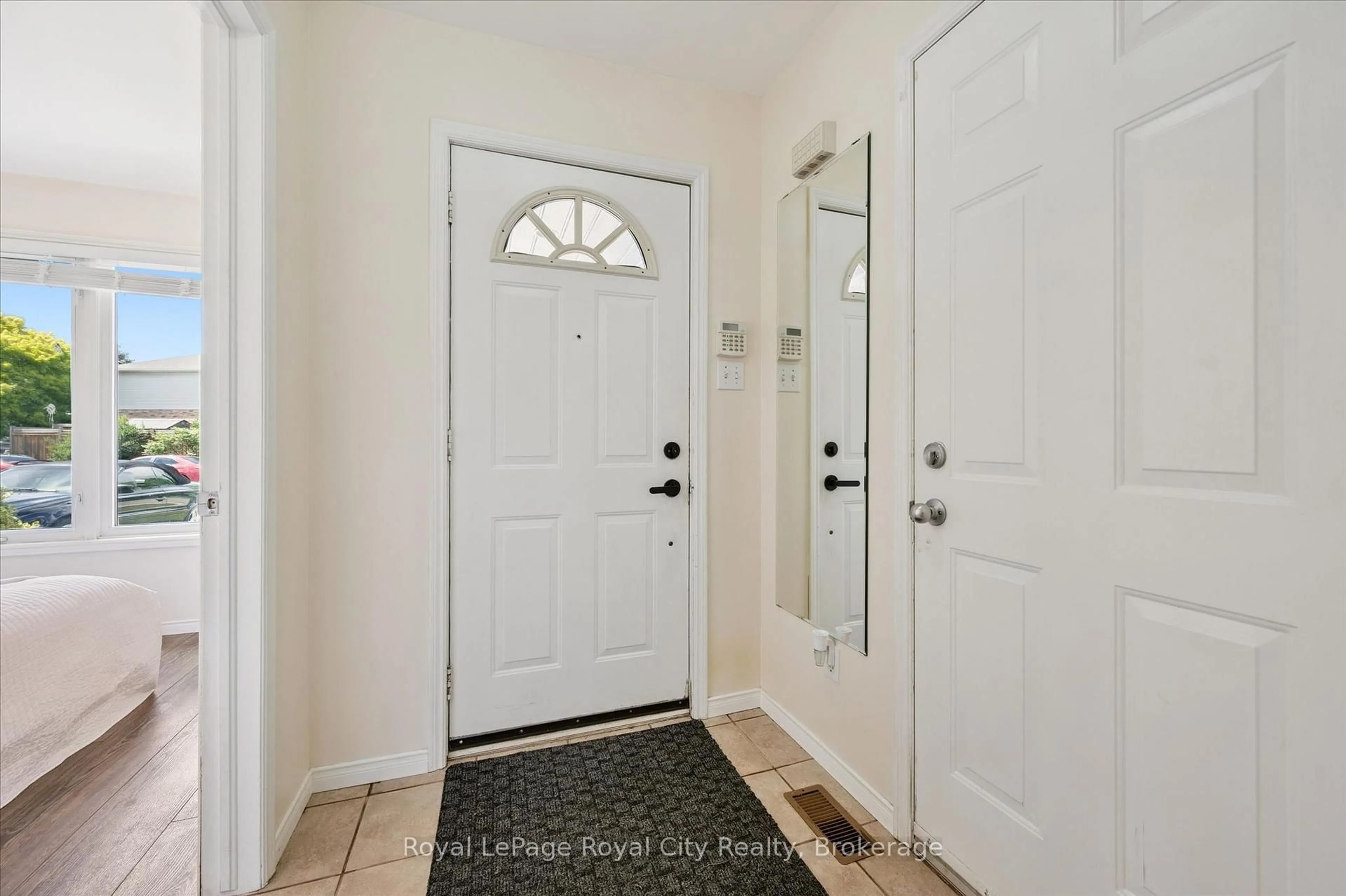 Indoor entryway for 73 Waxwing Cres, Guelph Ontario N1C 1E3