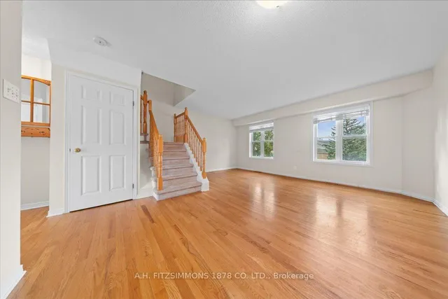 7 Bellflower Private, Ottawa 3