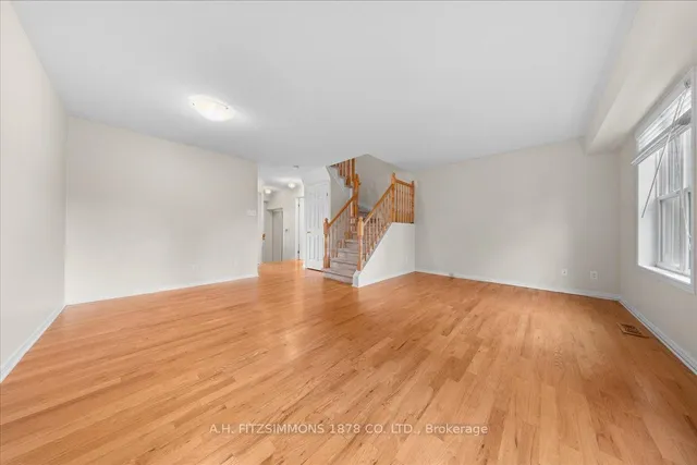 7 Bellflower Private, Ottawa 5
