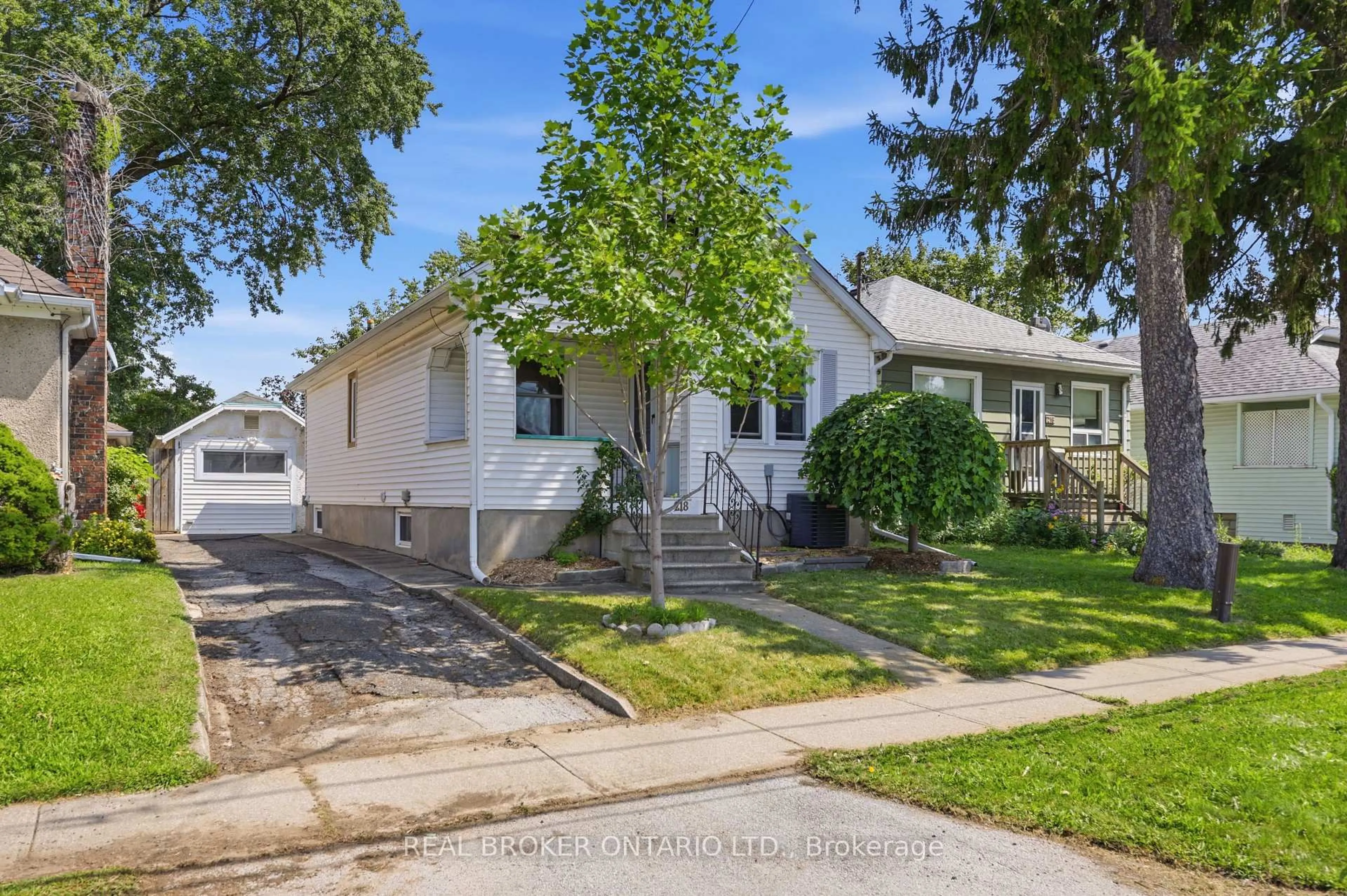 Unknown for 218 LAKE St, St. Catharines Ontario L2R 5Z2