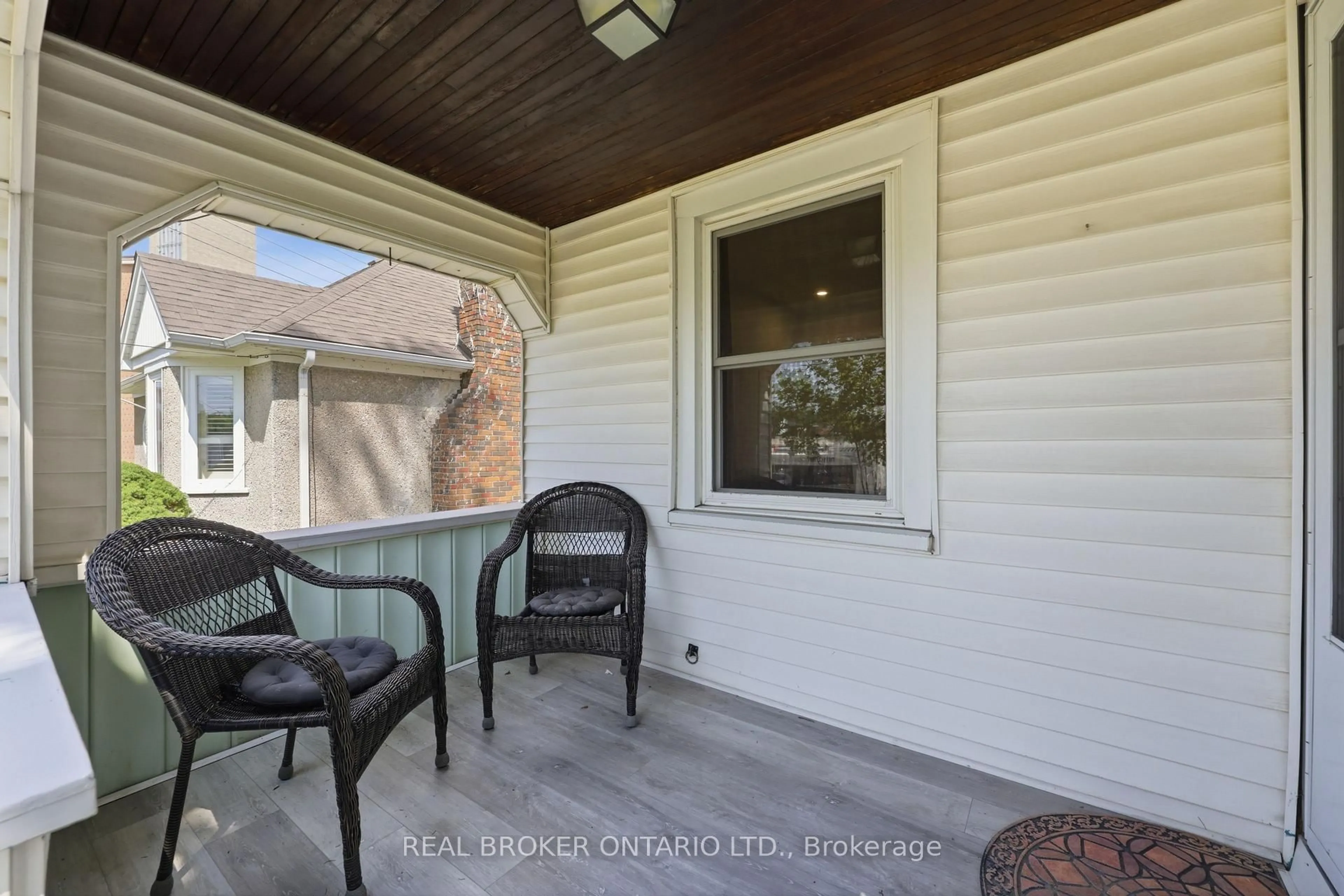 Patio, street for 218 LAKE St, St. Catharines Ontario L2R 5Z2