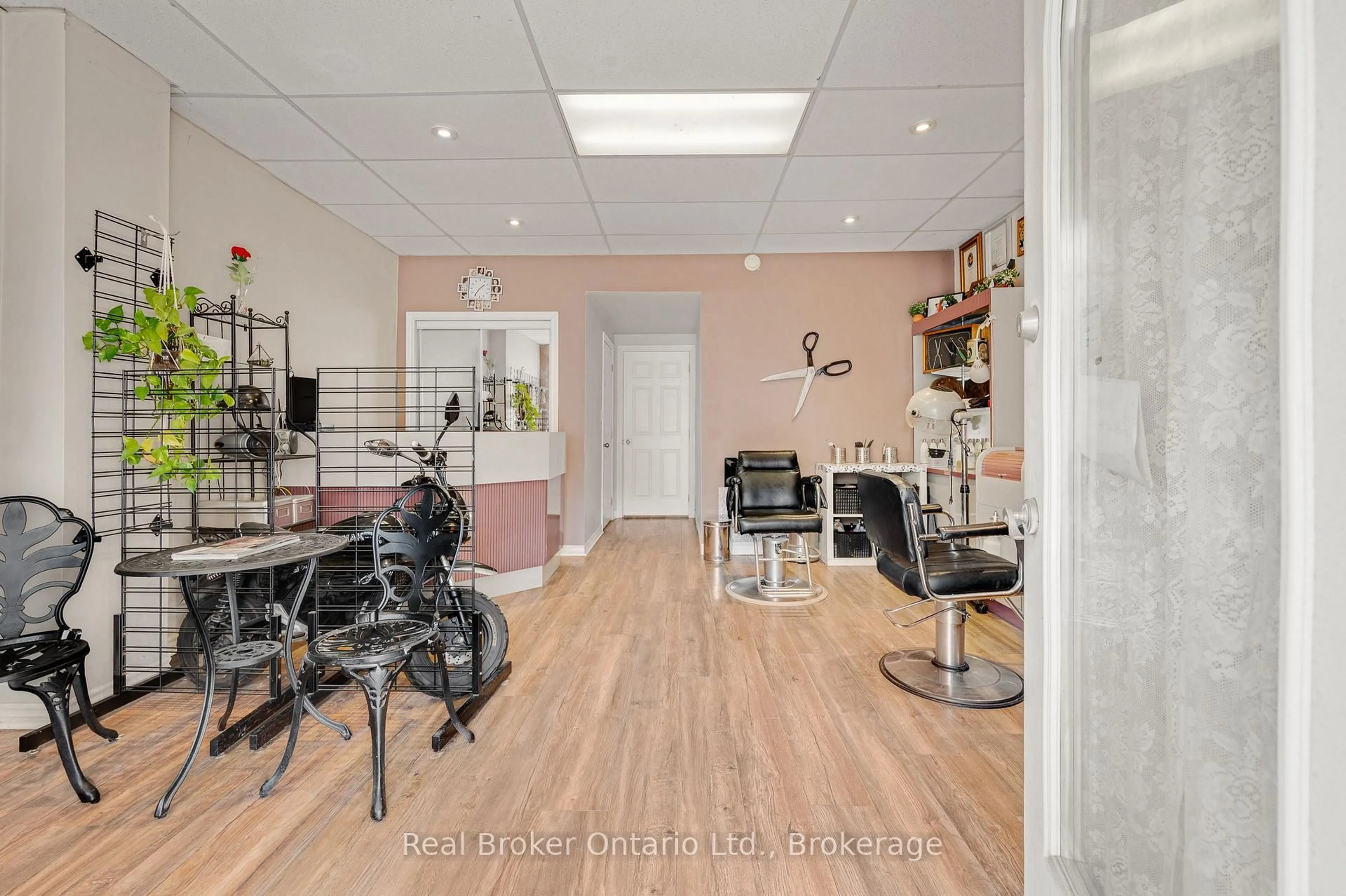 Unknown for 466 Cannon St, Hamilton Ontario L8L 2E2