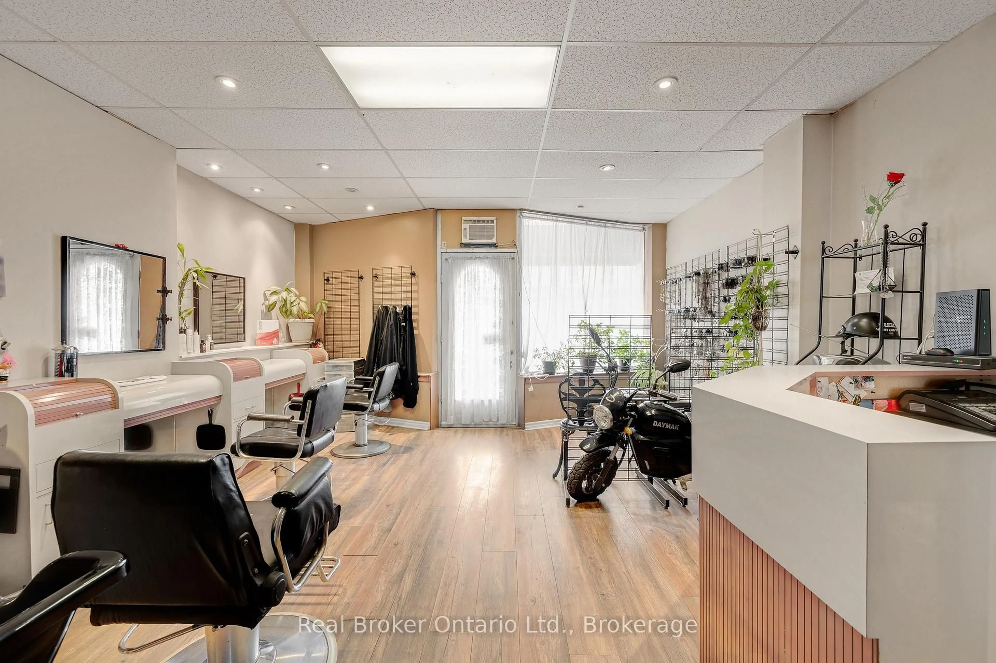 Unknown for 466 Cannon St, Hamilton Ontario L8L 2E2