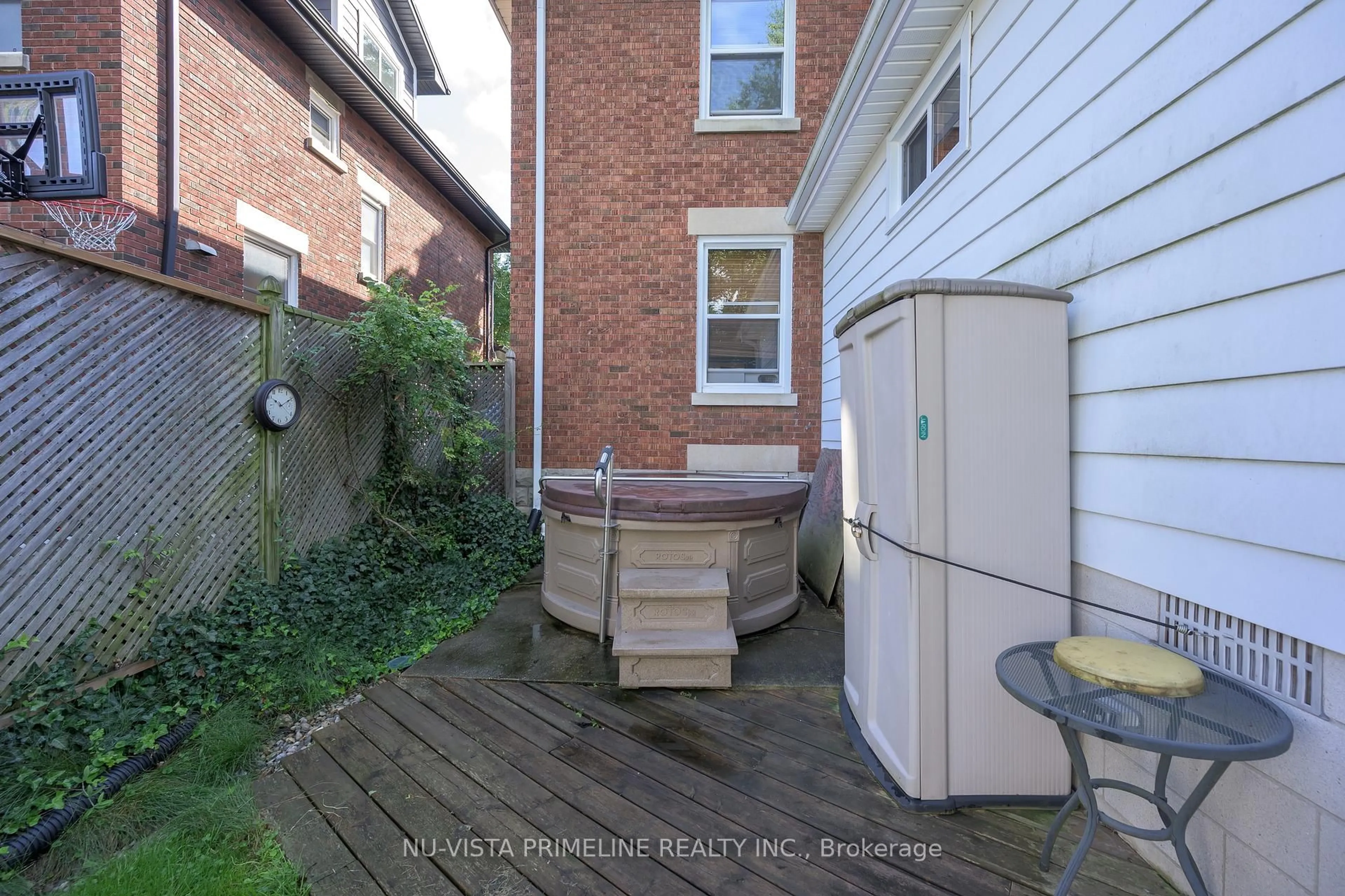 Patio, street for 83 Thornton Ave, London East Ontario N5Y 2Y4