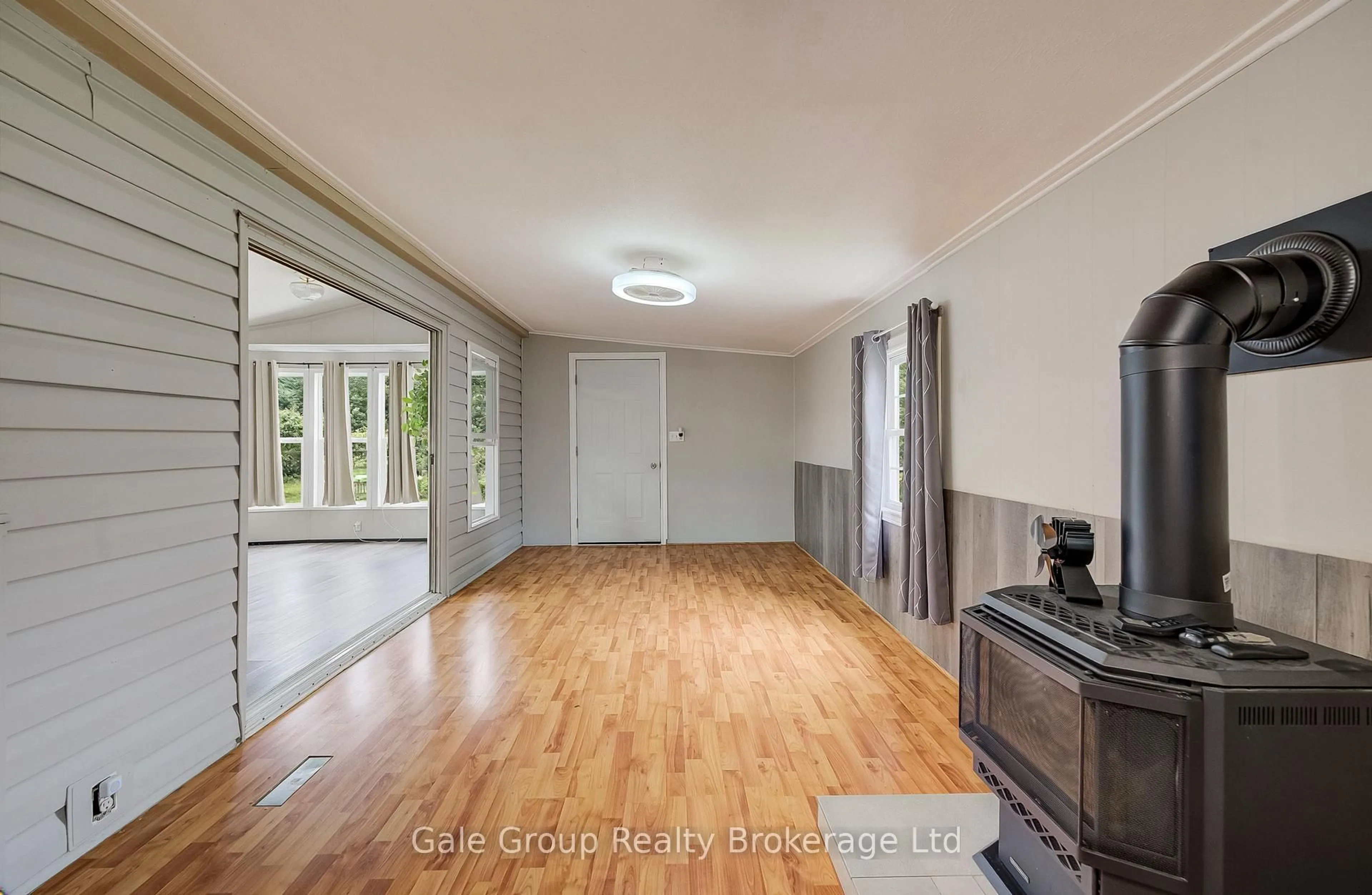 Indoor foyer for 495856 10th Line #60, East Zorra-Tavistock Ontario N4S 7V7
