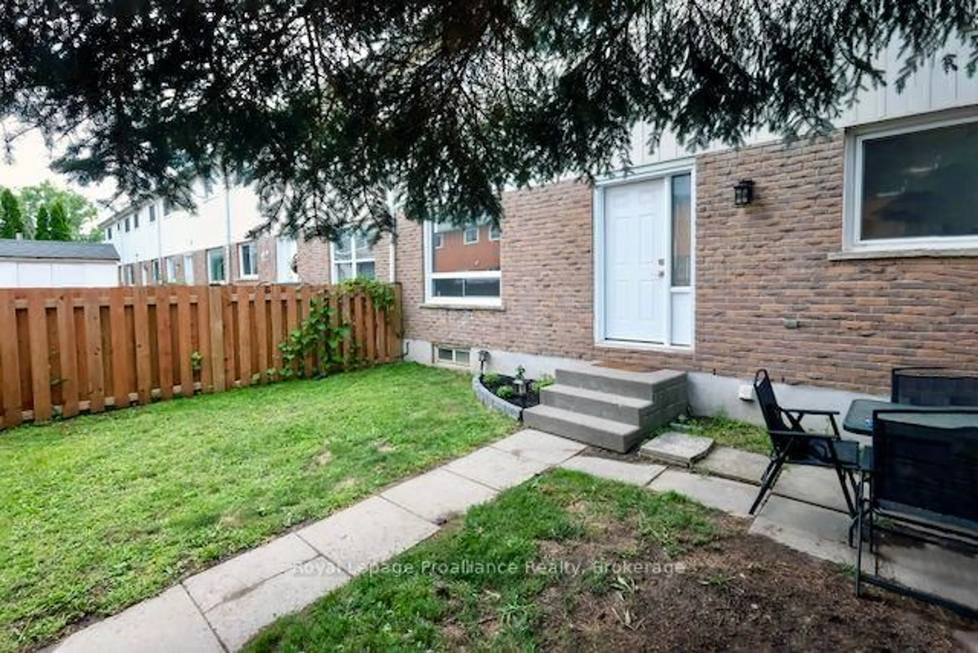 Patio, street for 19 Tracey Park Dr #35, Belleville Ontario K8P 4R4