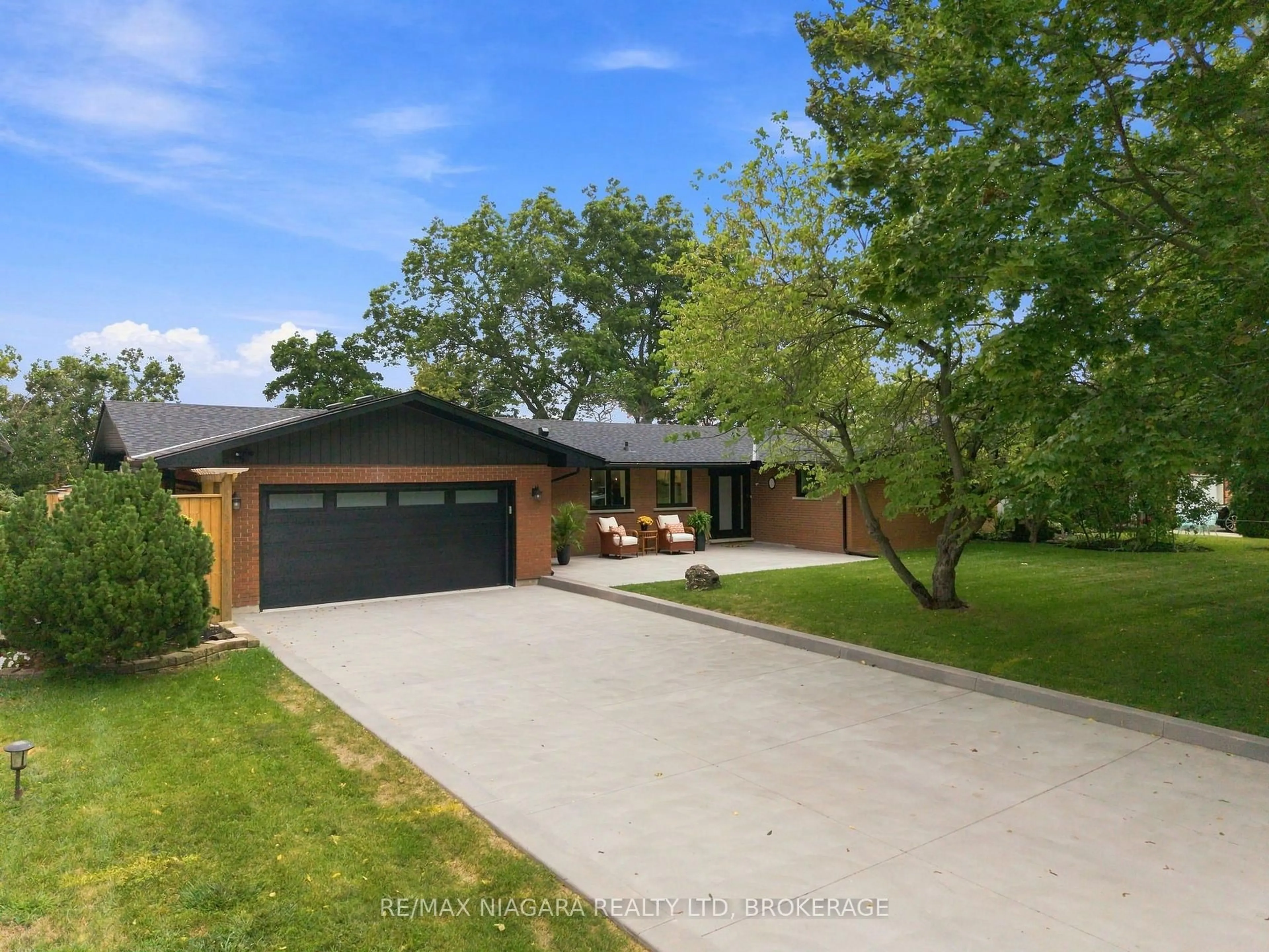 Unknown for 38 Royal Henley Blvd, St. Catharines Ontario L2N 4S1