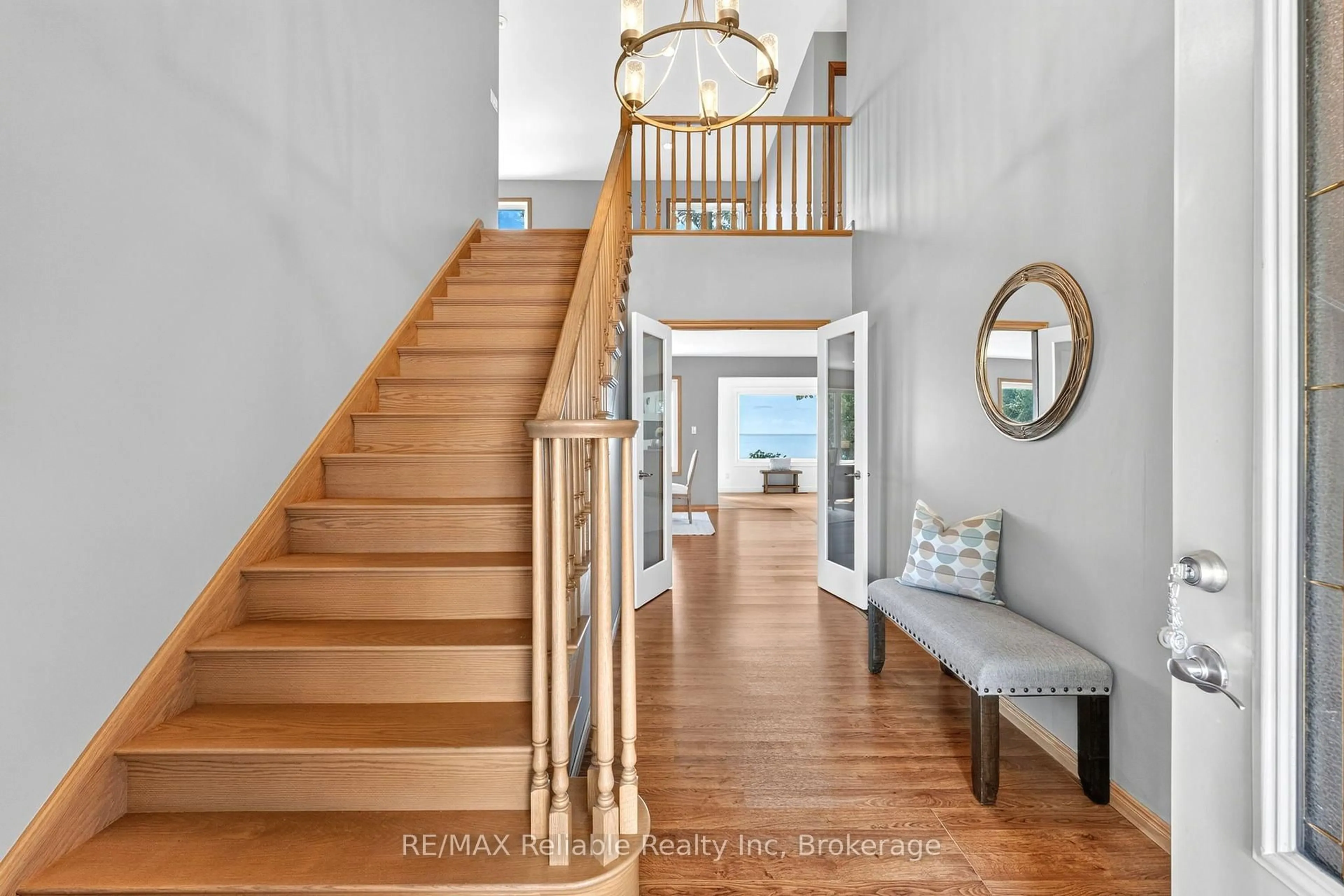 Indoor entryway for 113 Tuyll St, Bluewater Ontario N0M 1G0