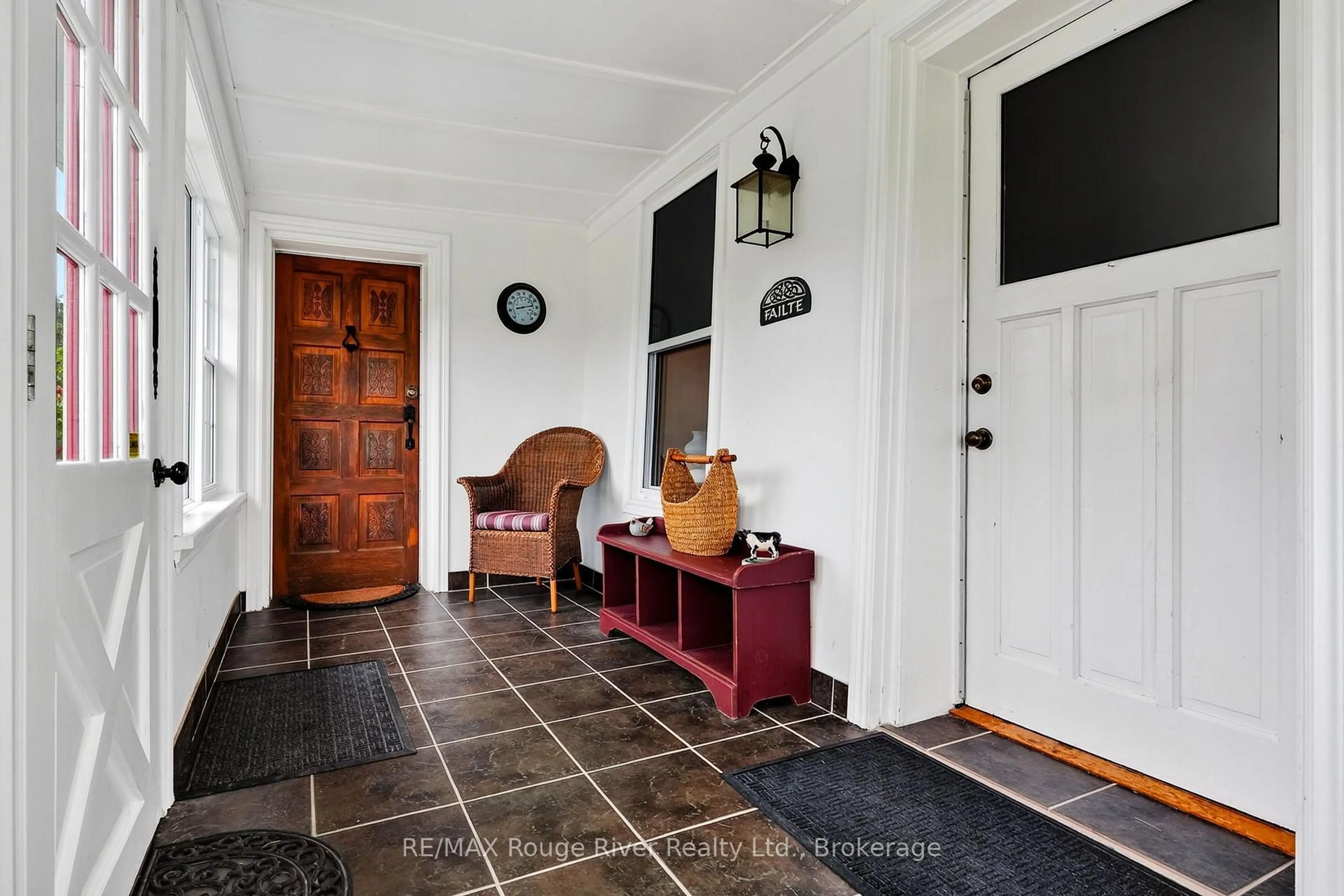 Indoor entryway for 101 Hardy Lane, Cramahe Ontario K0K 1M0