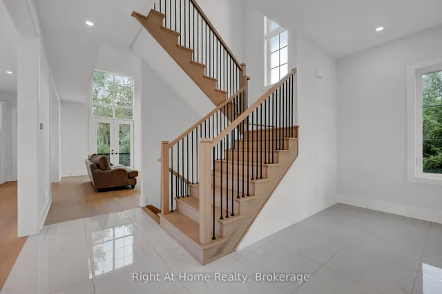 213 Suzanne Mess Blvd, Cobourg 3