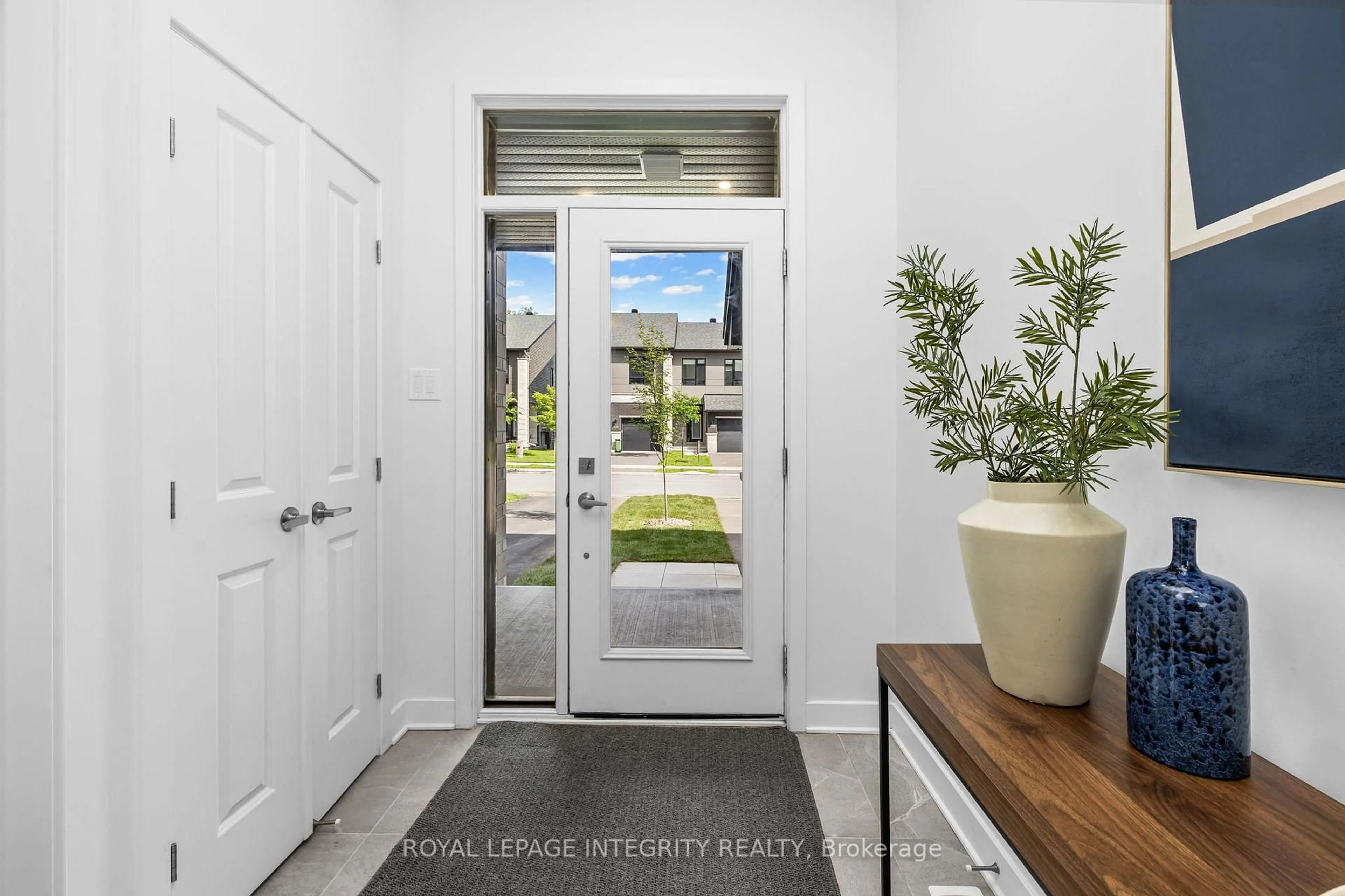 Indoor entryway for 213 Bristol Cres, North Grenville Ontario K0G 1J0