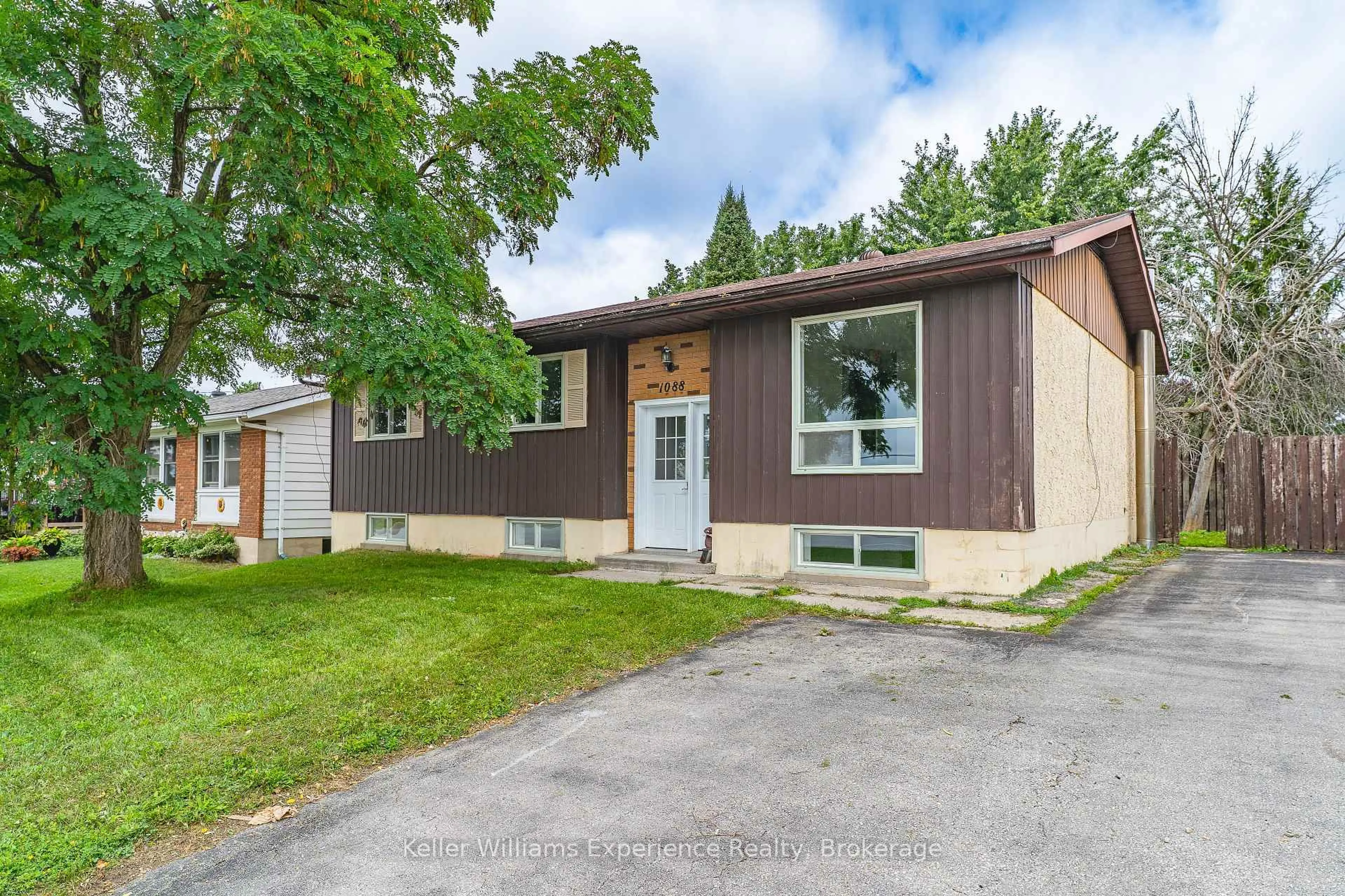 Unknown for 1088 8th St, Owen Sound Ontario N4K 1M6