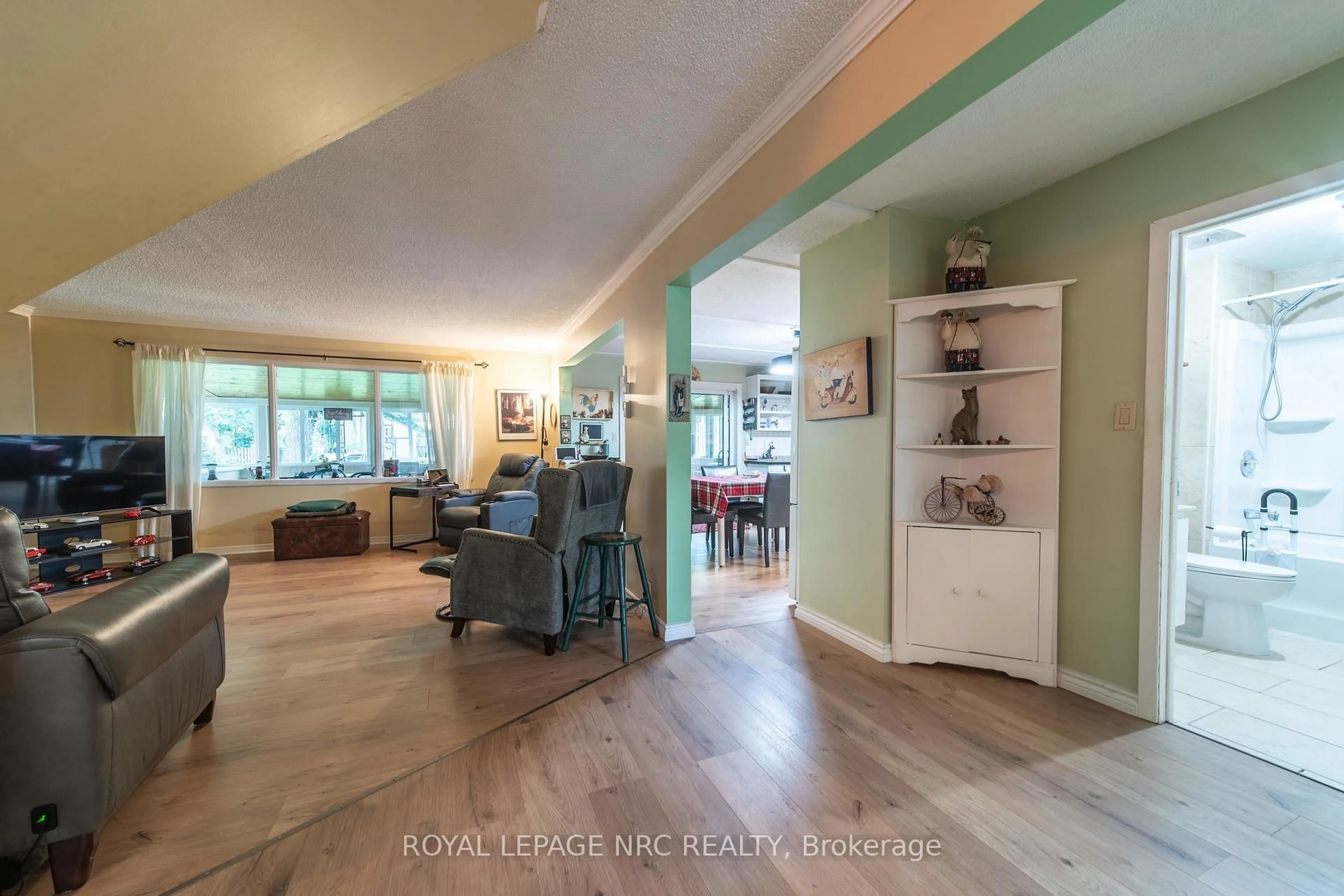 Unknown for 6334 Frederica St, Niagara Falls Ontario L2G 1C4