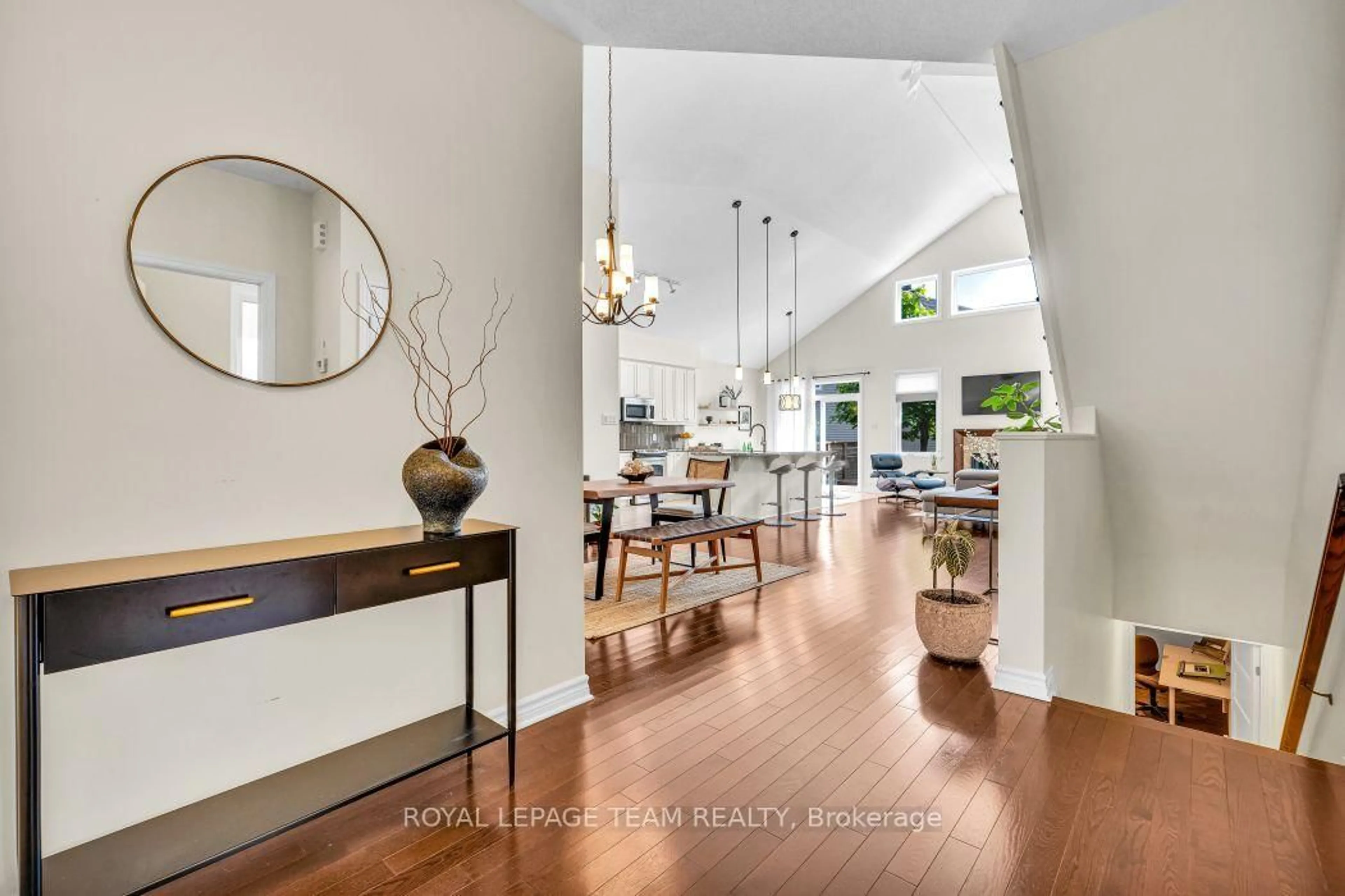 Indoor entryway for 272 Via San Marino St, Ottawa Ontario K2J 5X9