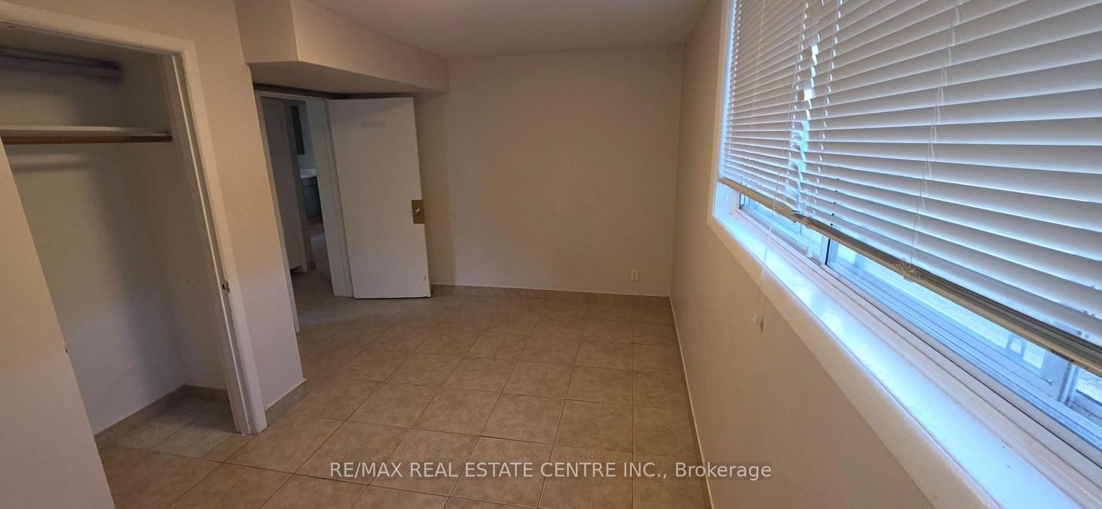 A pic of a room for 18 High St, Waterloo Ontario N2L 3X6