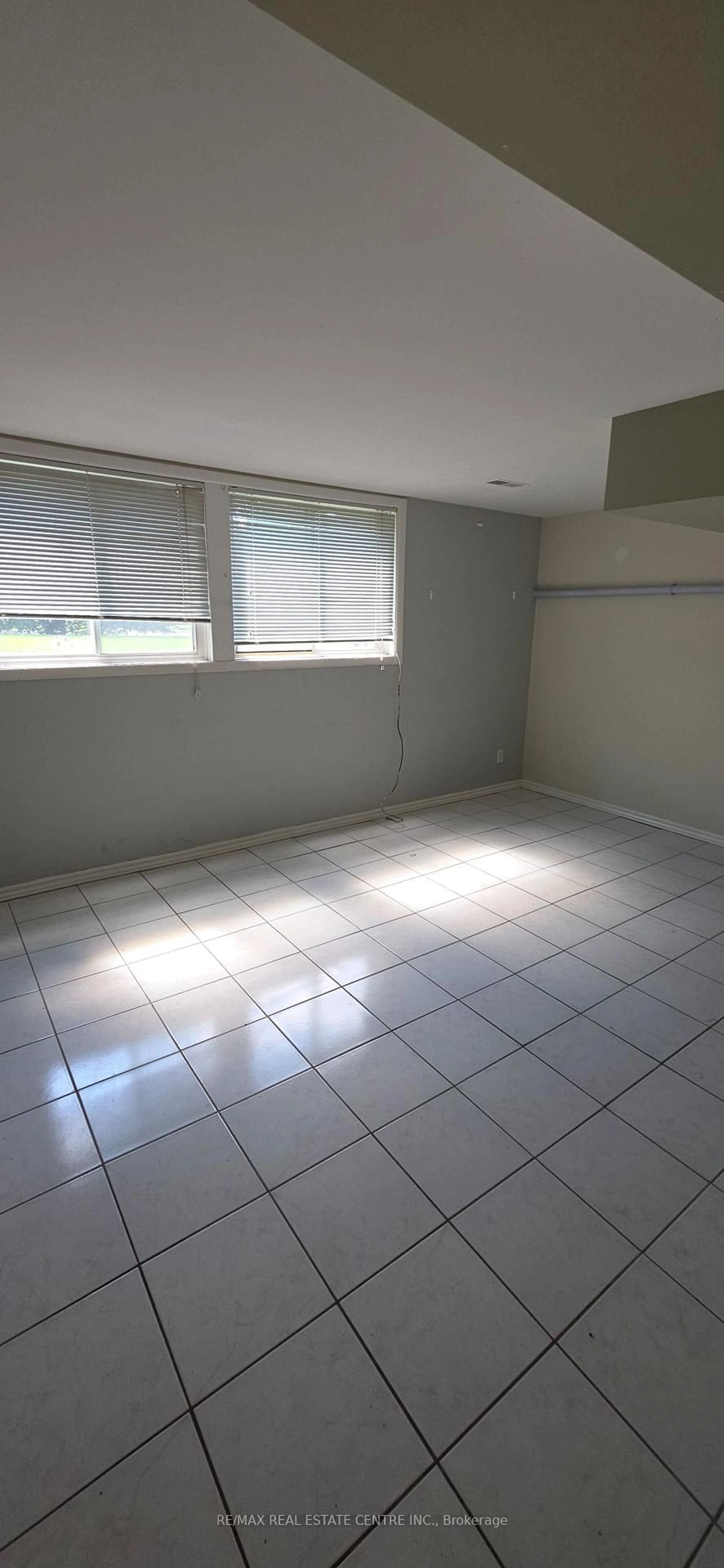 A pic of a room for 18 High St, Waterloo Ontario N2L 3X6