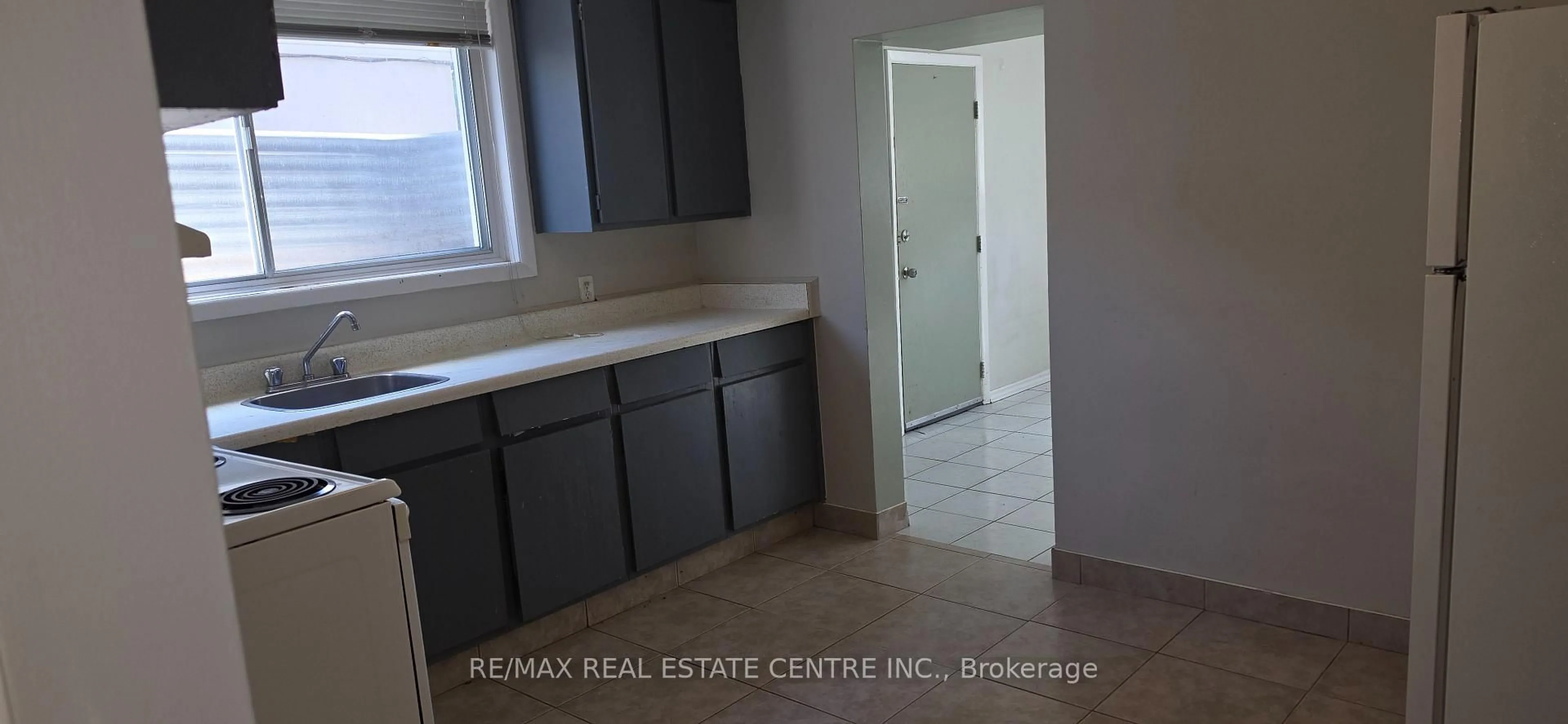 Unknown for 18 High St, Waterloo Ontario N2L 3X6