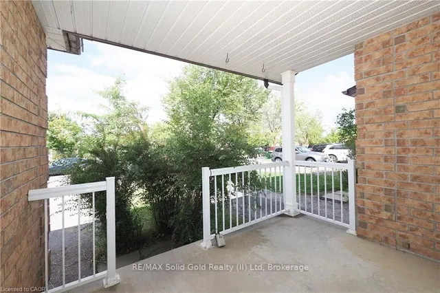 776 Paris Blvd, Waterloo 5