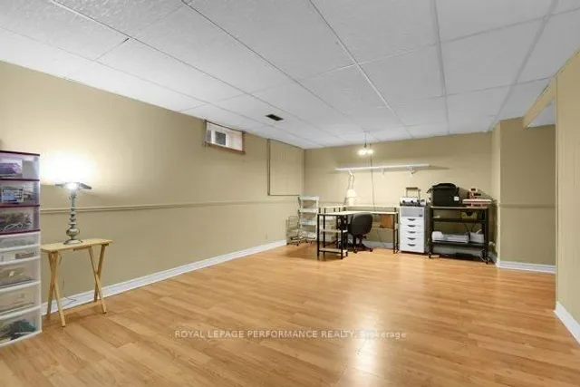 401 Phoenix Cres, Orleans 4