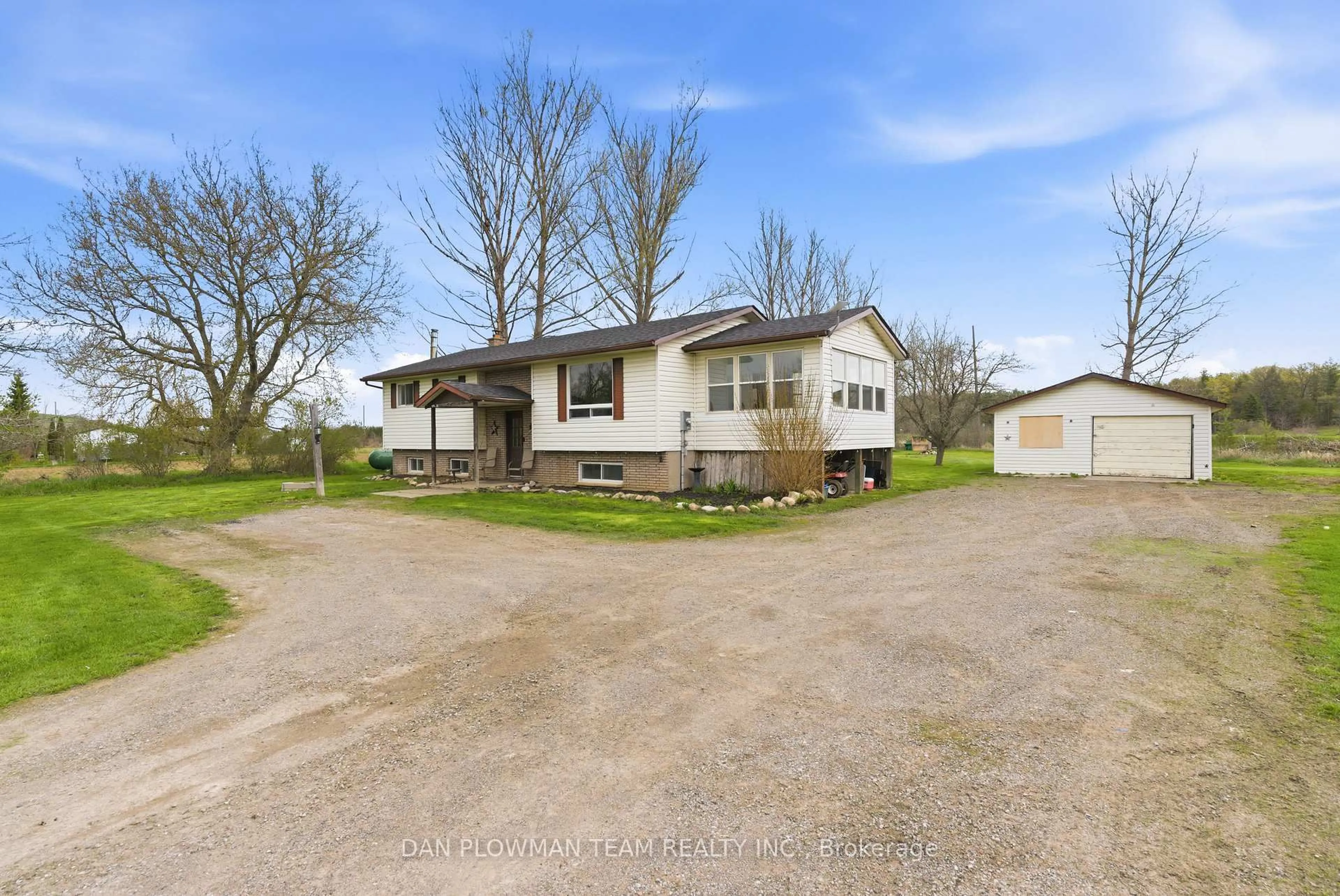 A pic from outside/outdoor area/front of a property/back of a property/a pic from drone, unknown for 29 Hywood Rd, Otonabee-South Monaghan Ontario K9J 6X7