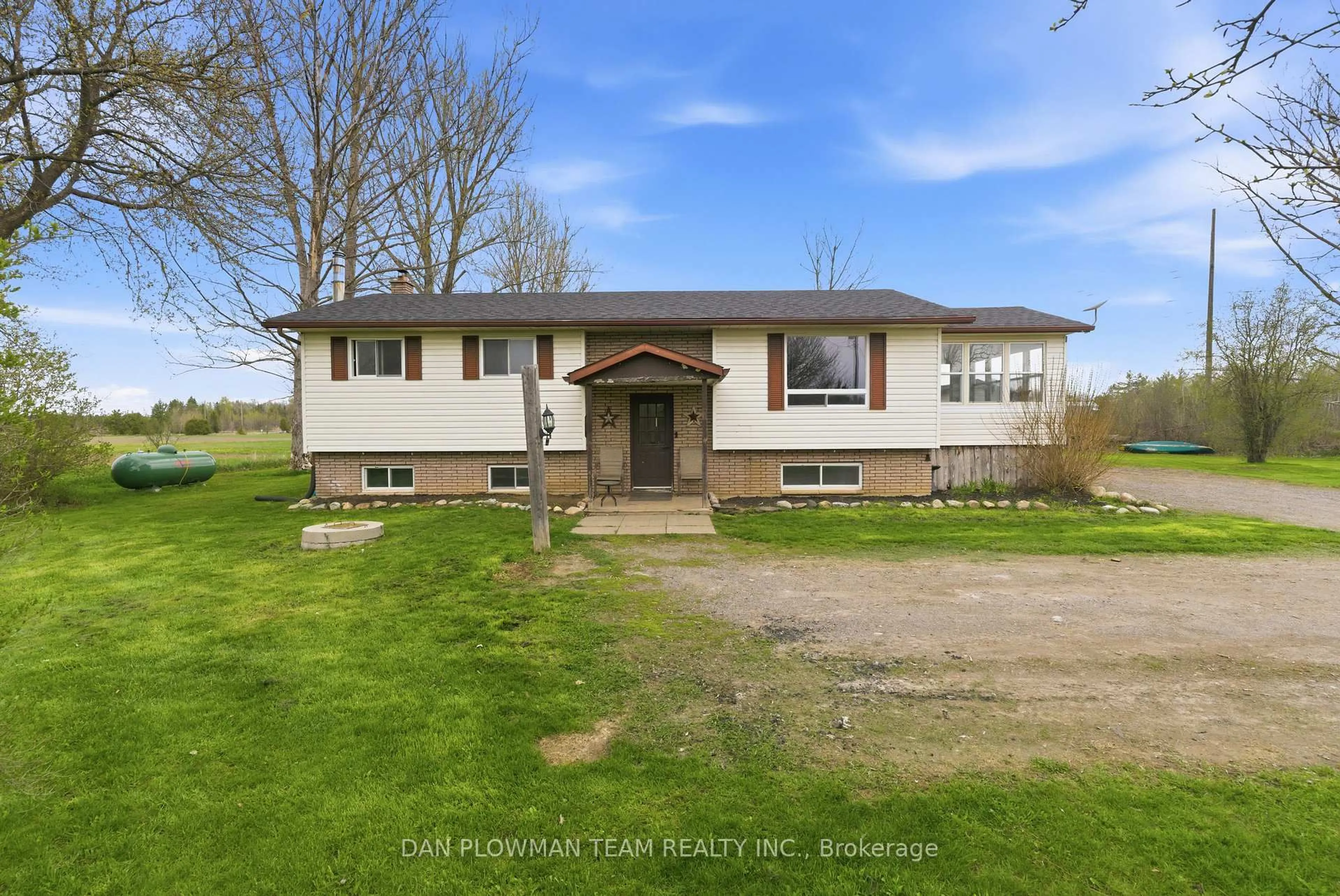 A pic from outside/outdoor area/front of a property/back of a property/a pic from drone, unknown for 29 Hywood Rd, Otonabee-South Monaghan Ontario K9J 6X7