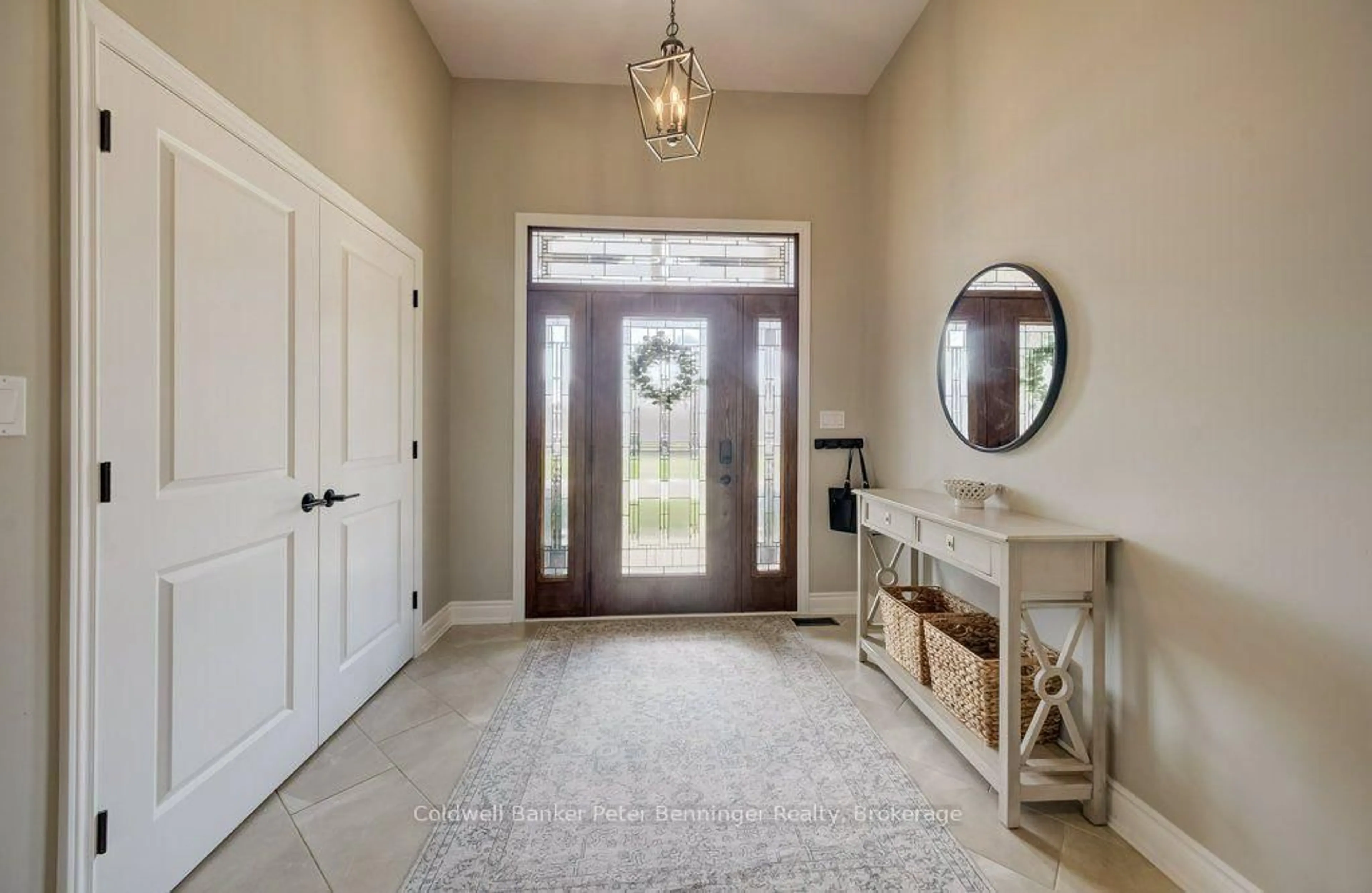 Indoor entryway for 354 Westwood Dr, Brockton Ontario N0G 2V0