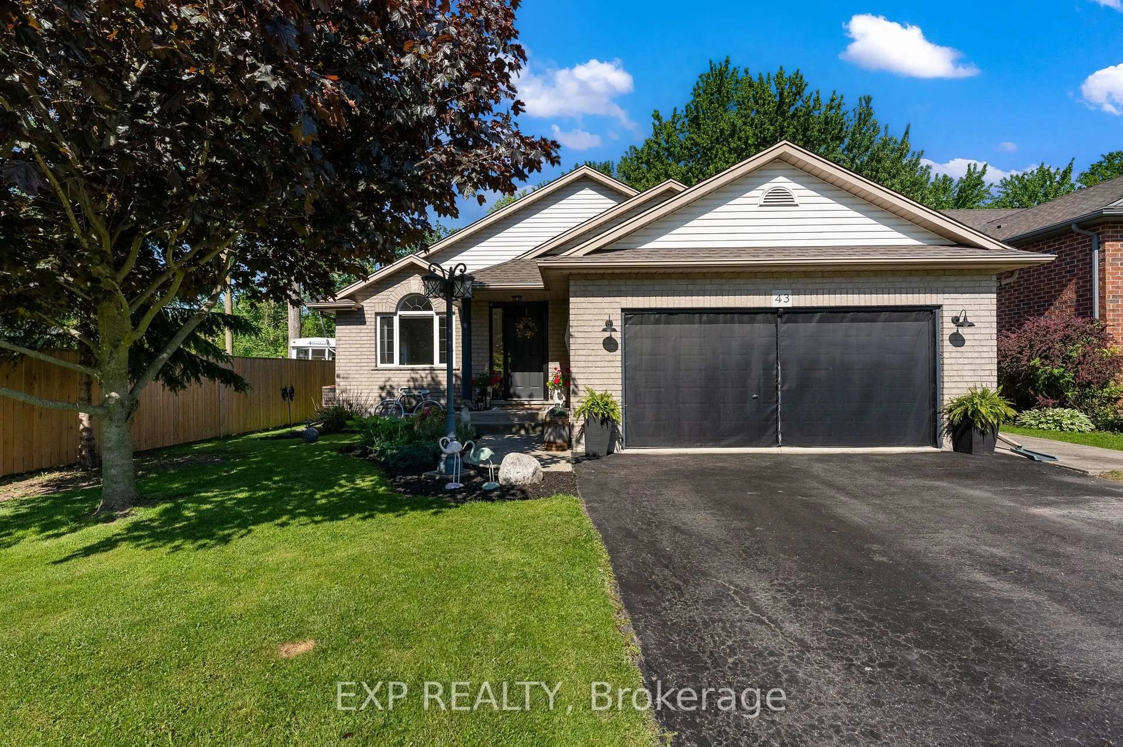 Home with vinyl exterior material, street for 43 Thorold Ave, Thorold Ontario L0S 1K0