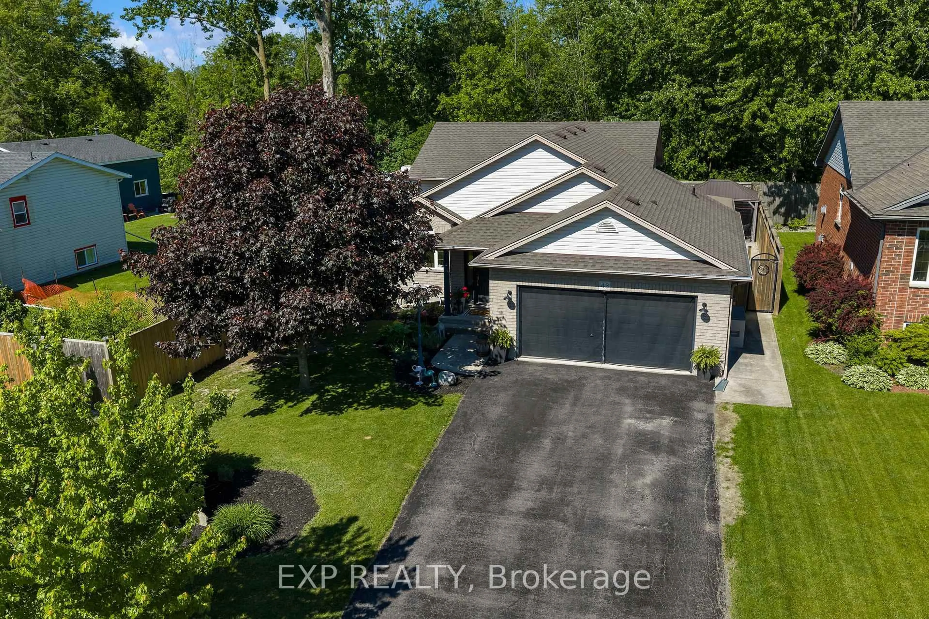A pic from outside/outdoor area/front of a property/back of a property/a pic from drone, street for 43 Thorold Ave, Thorold Ontario L0S 1K0