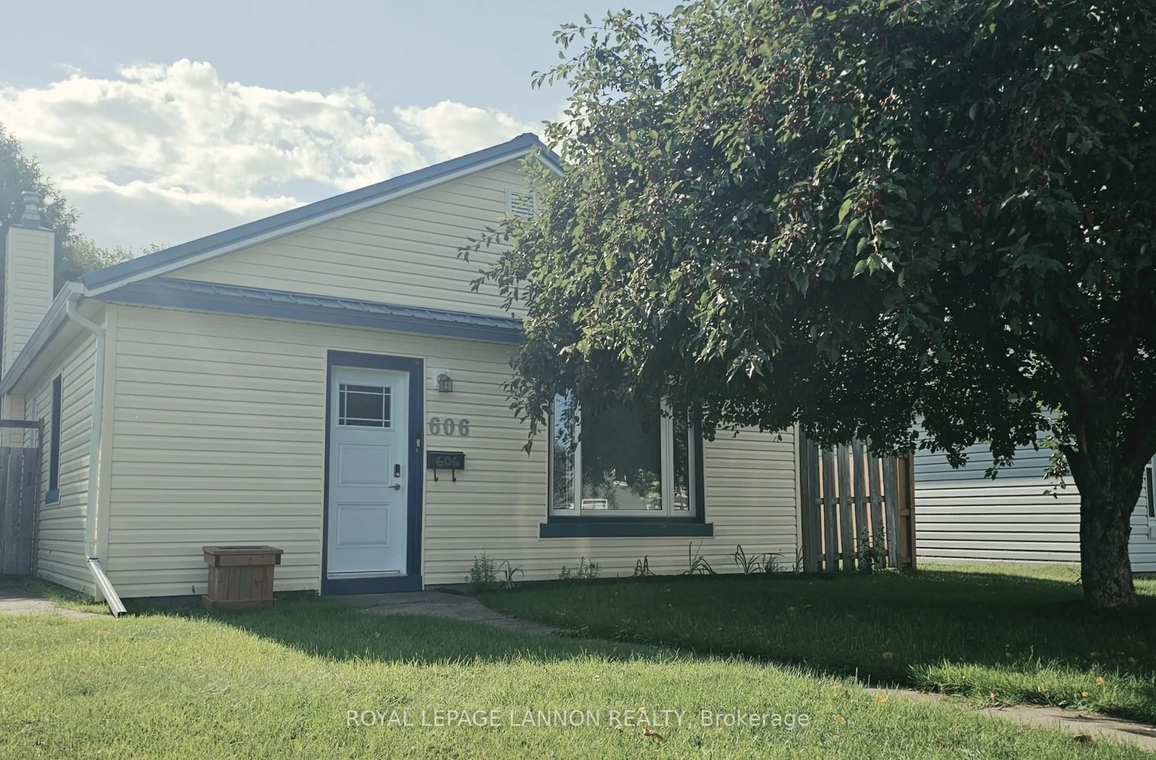 Unknown for 606 Kingsway, Thunder Bay Ontario P7E 2B1