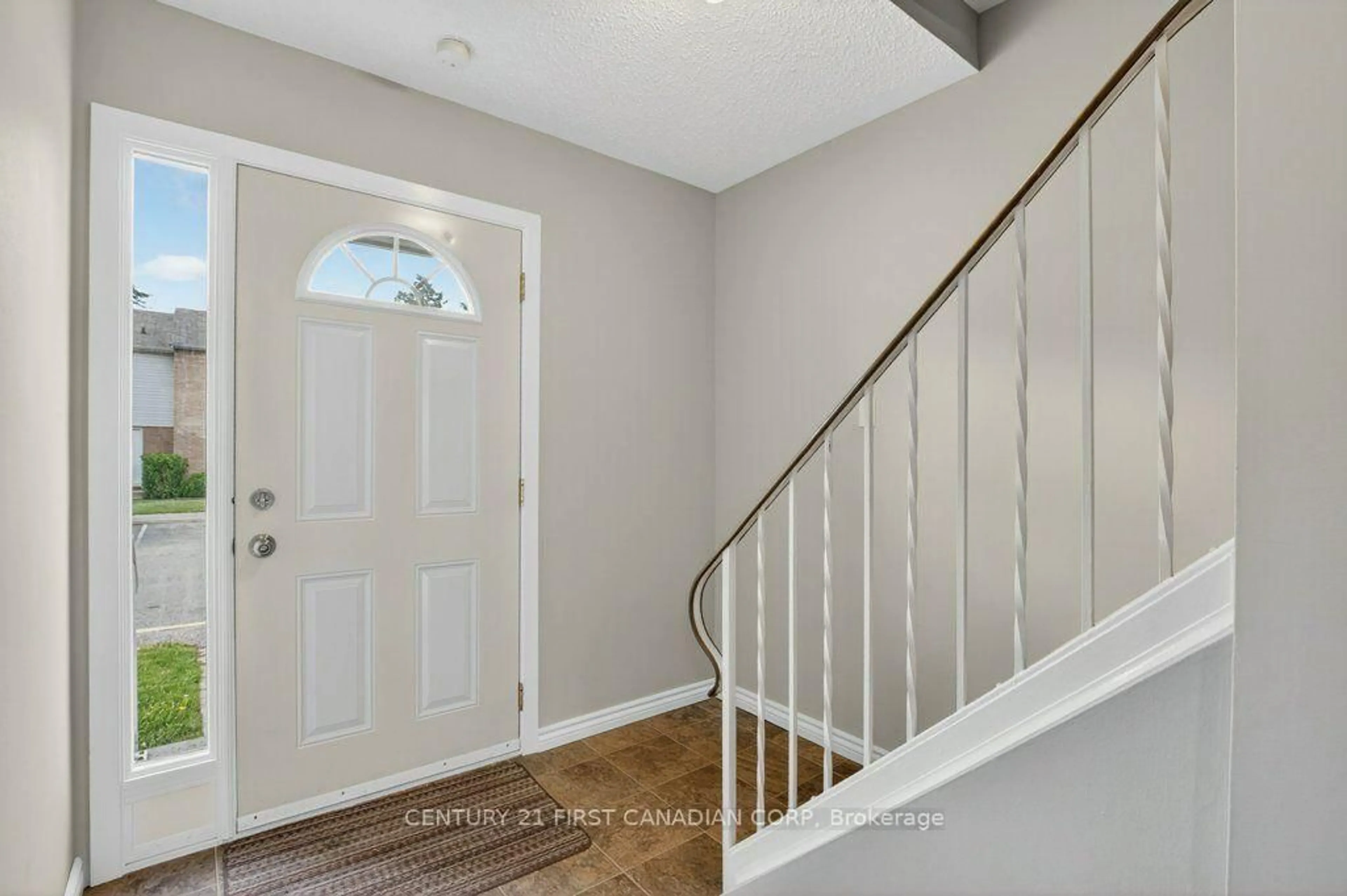 Indoor entryway for 1775 Culver Dr #114, London East Ontario N5V 3H6