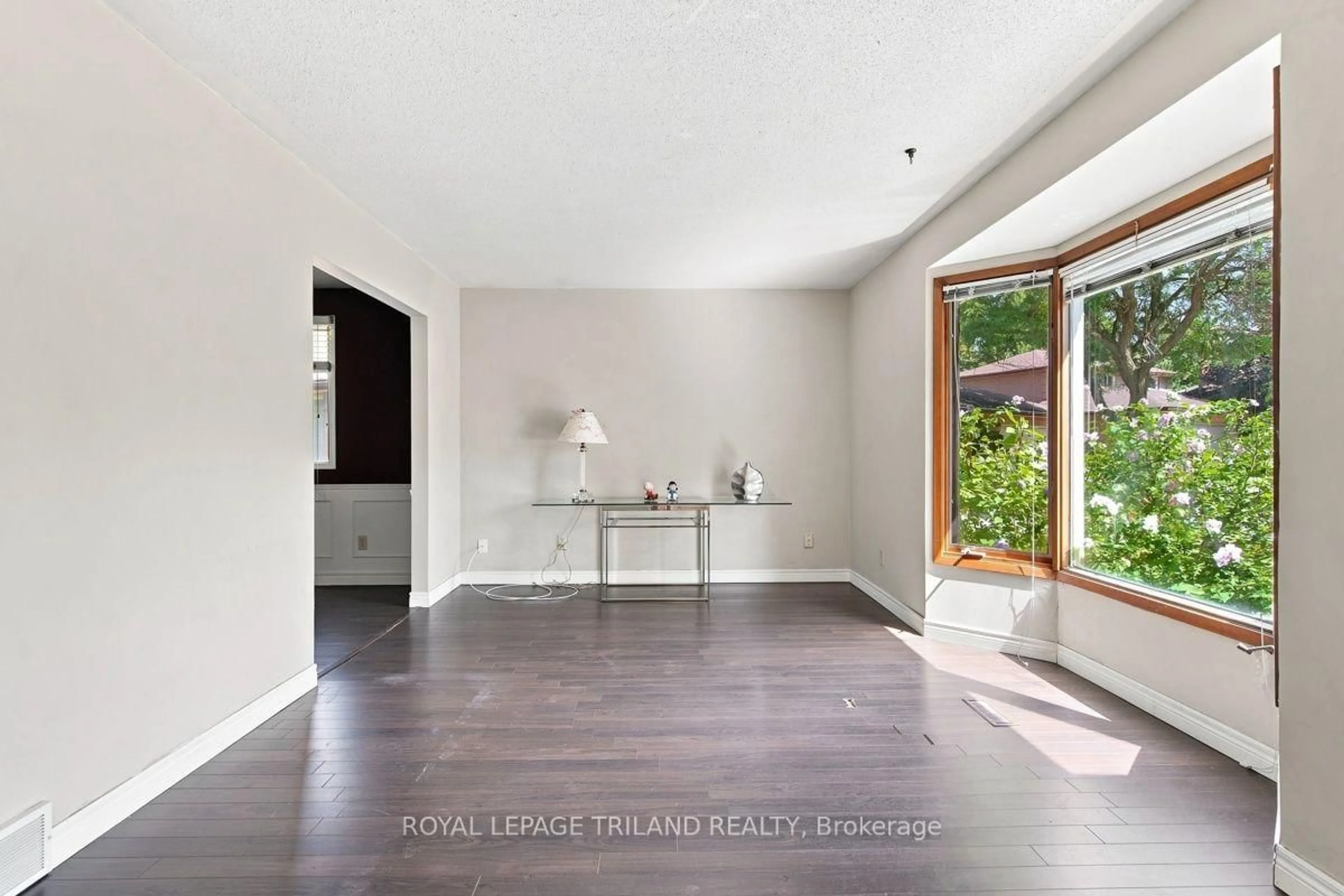 Unknown for 184 Chesham Pl, London North Ontario N6G 3T7