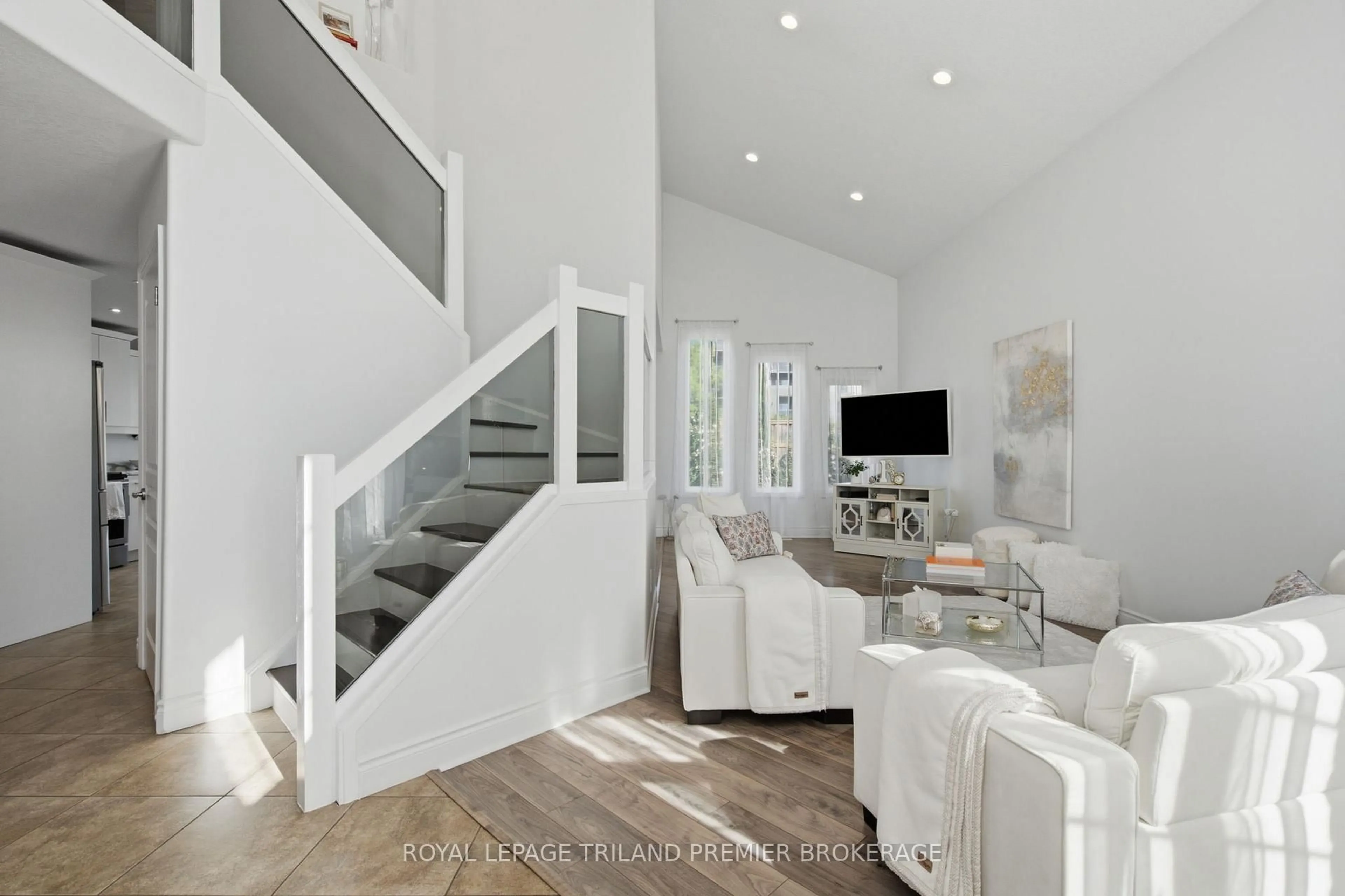 Unknown for 570 Garibaldi Ave, London North Ontario N5X 4K2