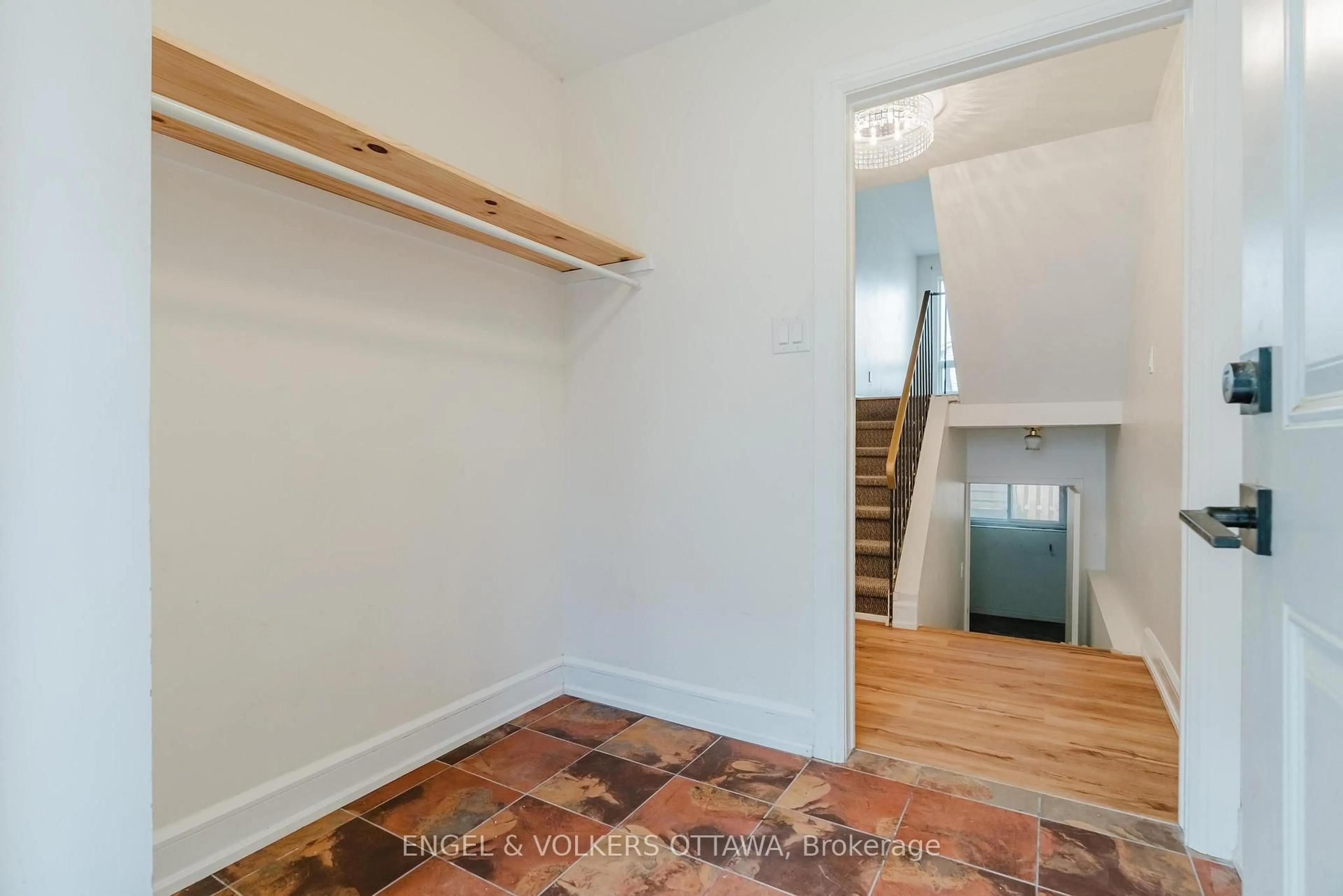 Unknown for 8 Almond Lane, Ottawa Ontario K2L 3T2