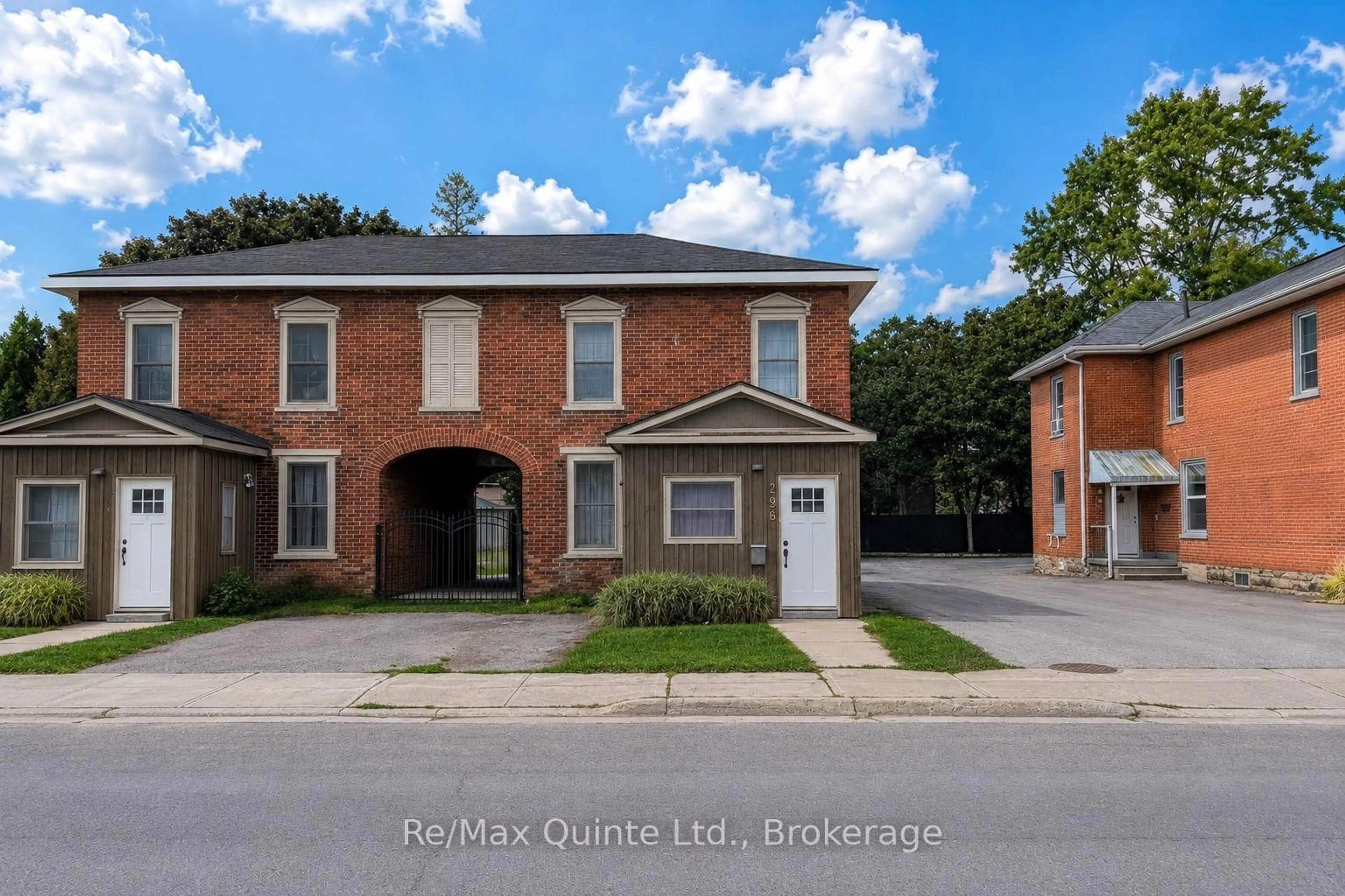 A pic from outside/outdoor area/front of a property/back of a property/a pic from drone, street for 296 Coleman St, Belleville Ontario K8N 3J1