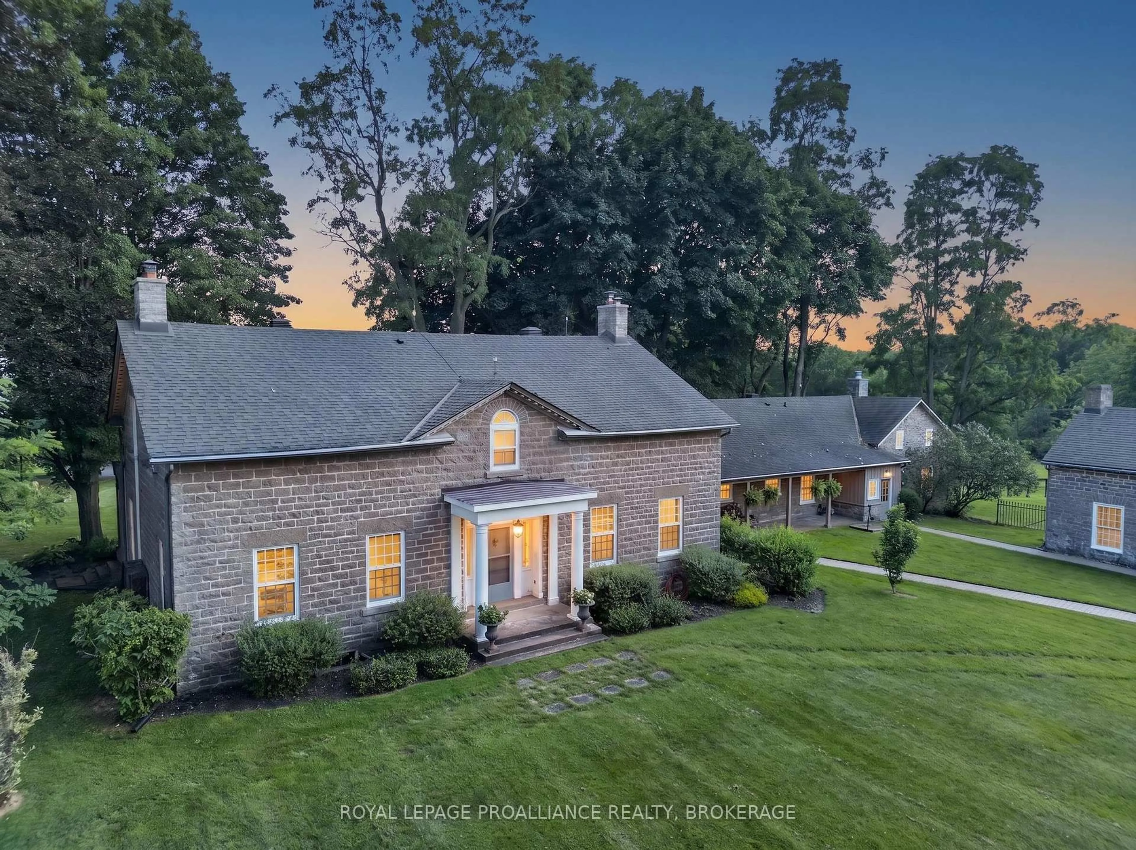 A pic from outside/outdoor area/front of a property/back of a property/a pic from drone, unknown for 1105 County Road 2, Augusta Ontario K6V 5T1