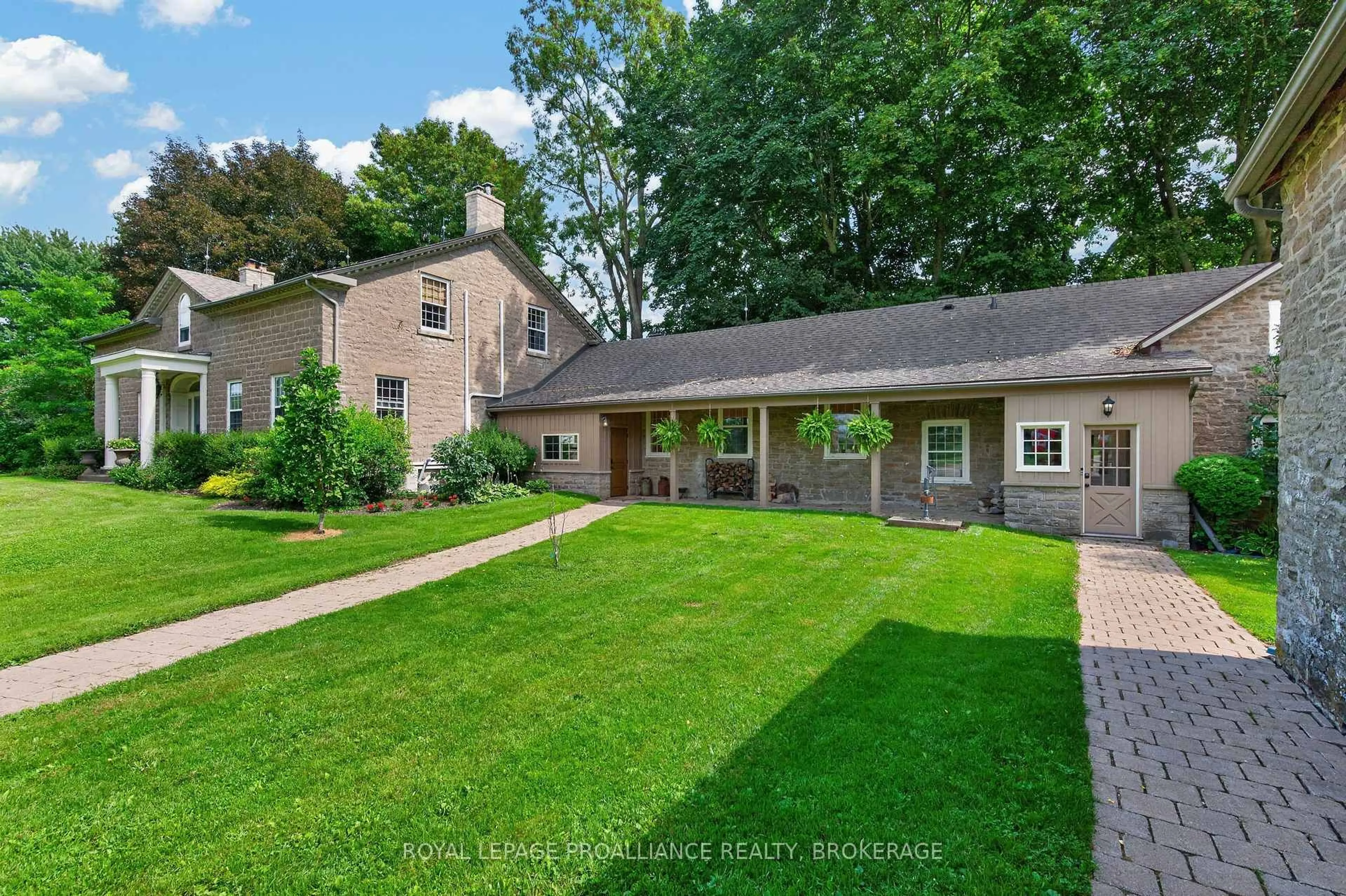 A pic from outside/outdoor area/front of a property/back of a property/a pic from drone, street for 1105 County Road 2, Augusta Ontario K6V 5T1
