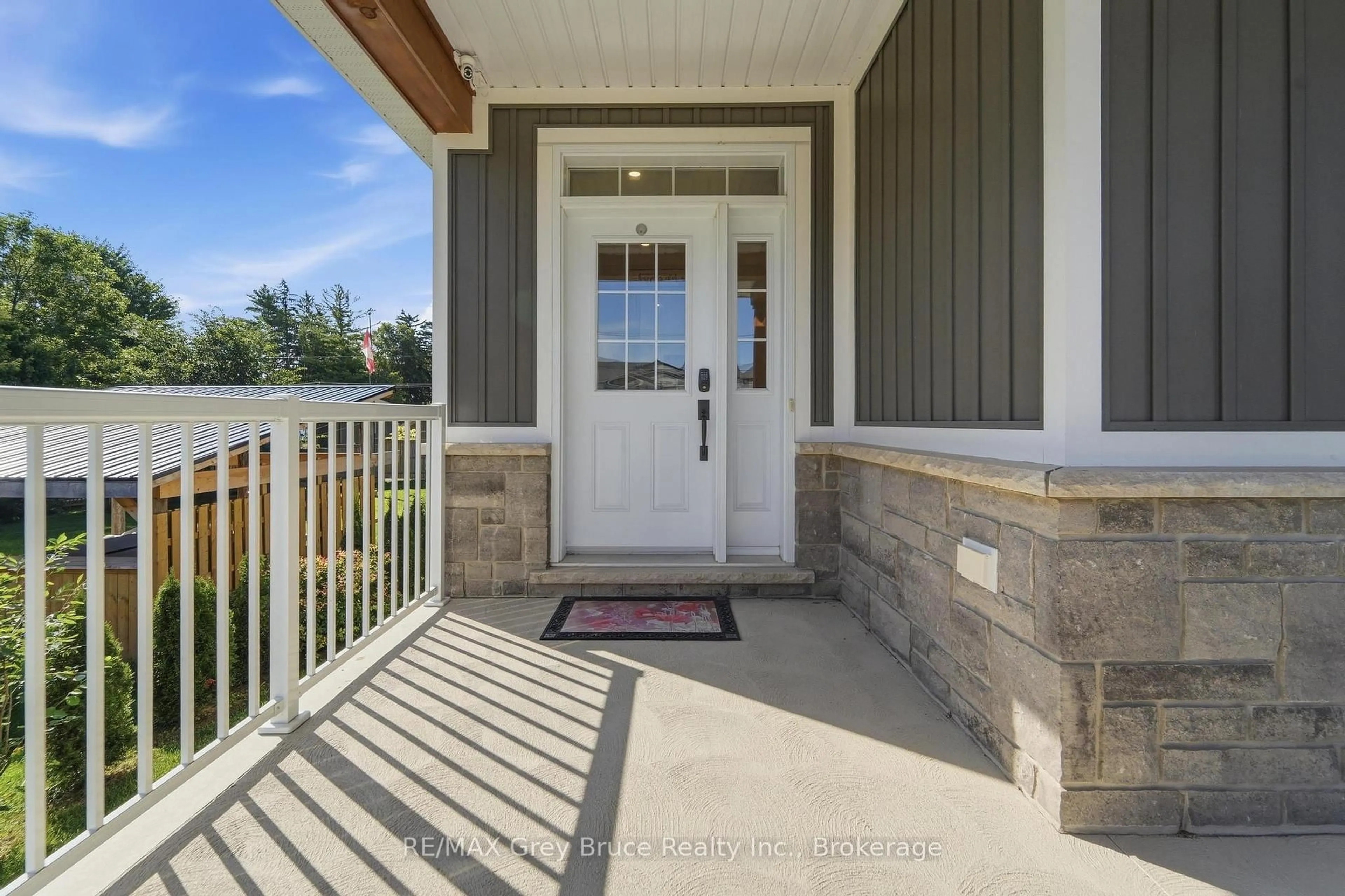 Indoor entryway for 59 4th St, Arran-Elderslie Ontario N0G 1L0