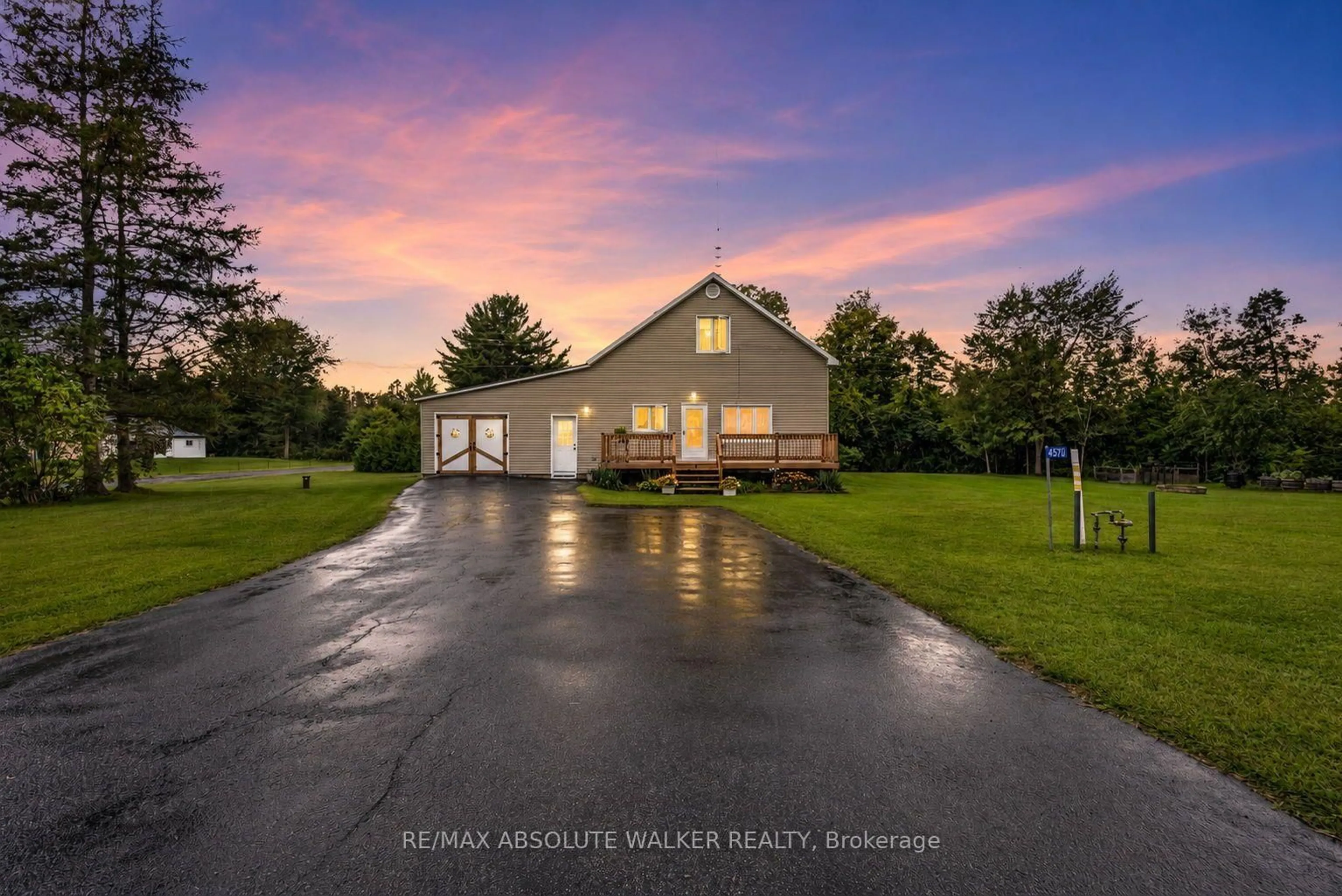 A pic from outside/outdoor area/front of a property/back of a property/a pic from drone, mountain view for 4570 Rideau River Rd, North Grenville Ontario K0G 1J0